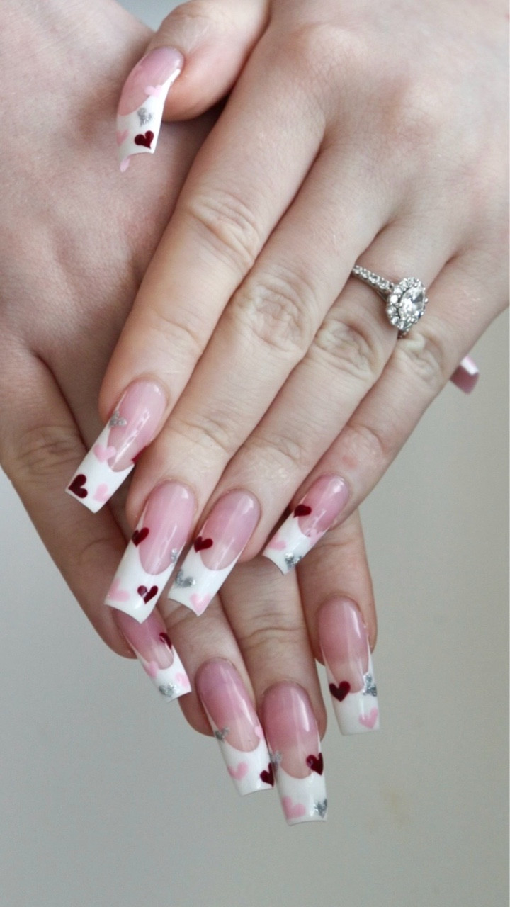 Will you be getting Valentines Day nails? Make sure you save this nail inspo for later.💗 Valentines Day is just around the corner so here's some Valentines nail inspo for your next appointment! 💗♥️🥰 Saw this on Pinterest and fell in love instantly!
.
#valentinesday #valentinenails #valentinesdaynails #nailinspo #nailidea

#LTKBeauty #LTKValentine