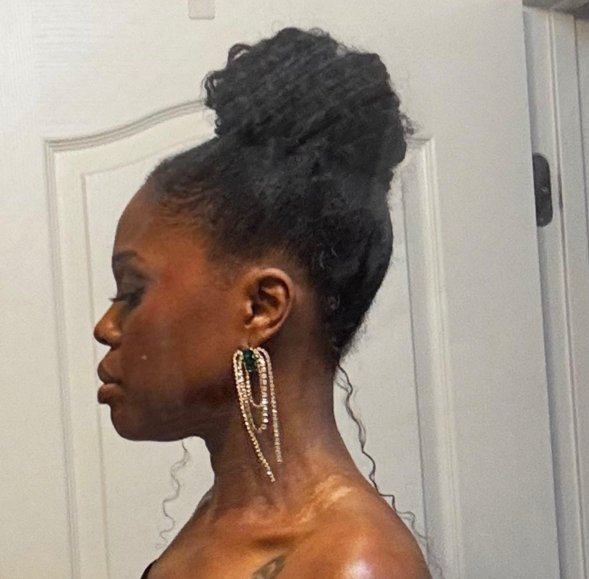 Drawstring ponytail messy bun!! Purchased the 22 inch ponytail  

#LTKFindsUnder100 #LTKgrwm