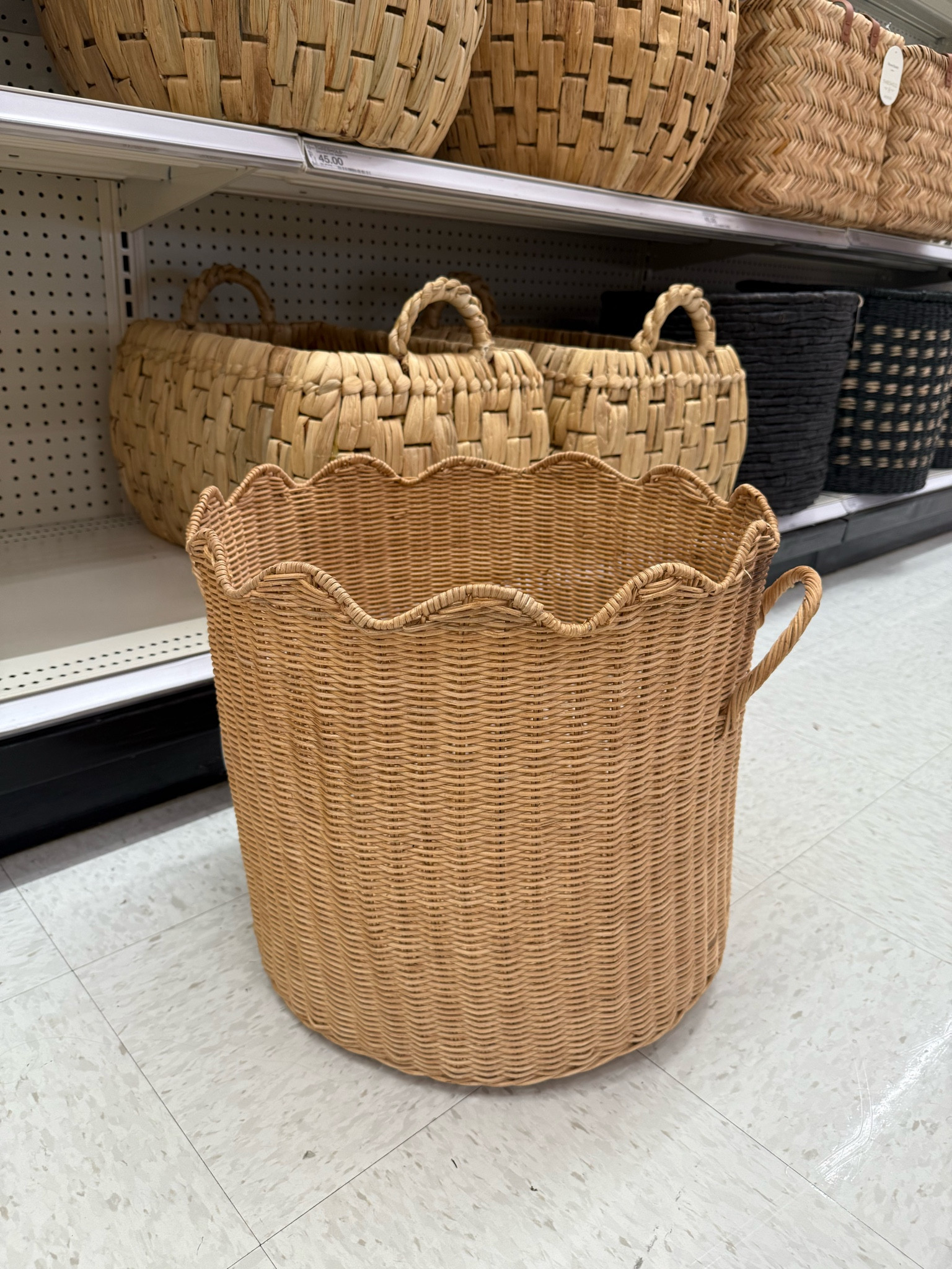 Scalloped Edge Woven Natural Basket  @Target 

Target home decor fall home decor blanket basket

#LTKmomlife #LTKHome #LTKSeasonal