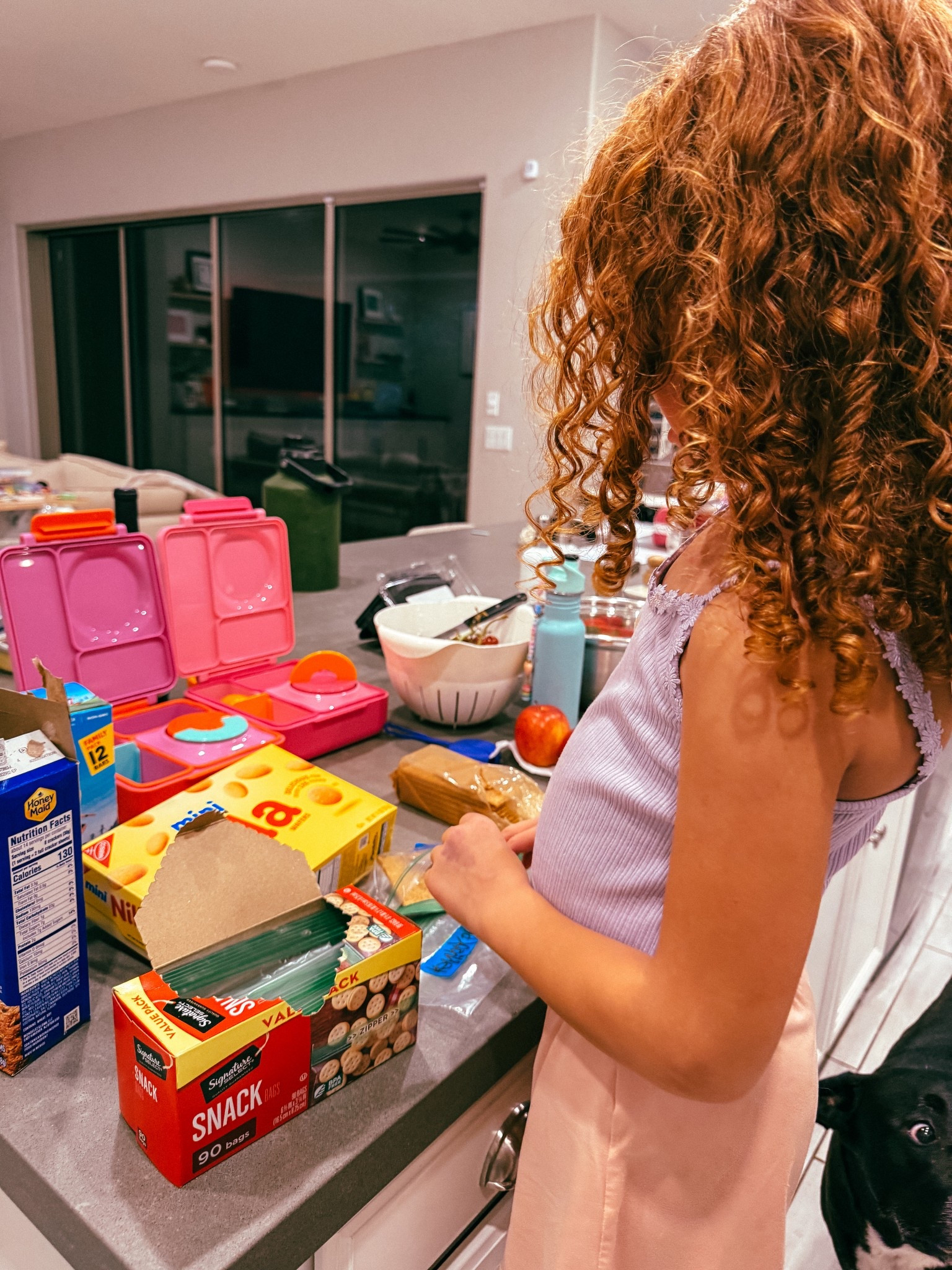 Charlotte loves packing her lunch in her new Omie Box 💕



#kidslunchbox #backtoschool #omiebox #amazonfinds #kidslunch 

#LTKKids #LTKFamily