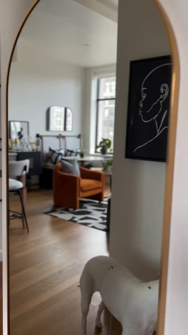 The calendar can’t be correct because if it is …..I’ve been in my new space for SIX MONTHS!

WOW!! What’s your favorite space?

Don’t forget you can shop my home (and my last place) on LTK and you can find the link in my bio. 

#newapartment #downtown #cityliving #detroitapartments

#LTKHome #LTKdayinmylife #LTKvlog