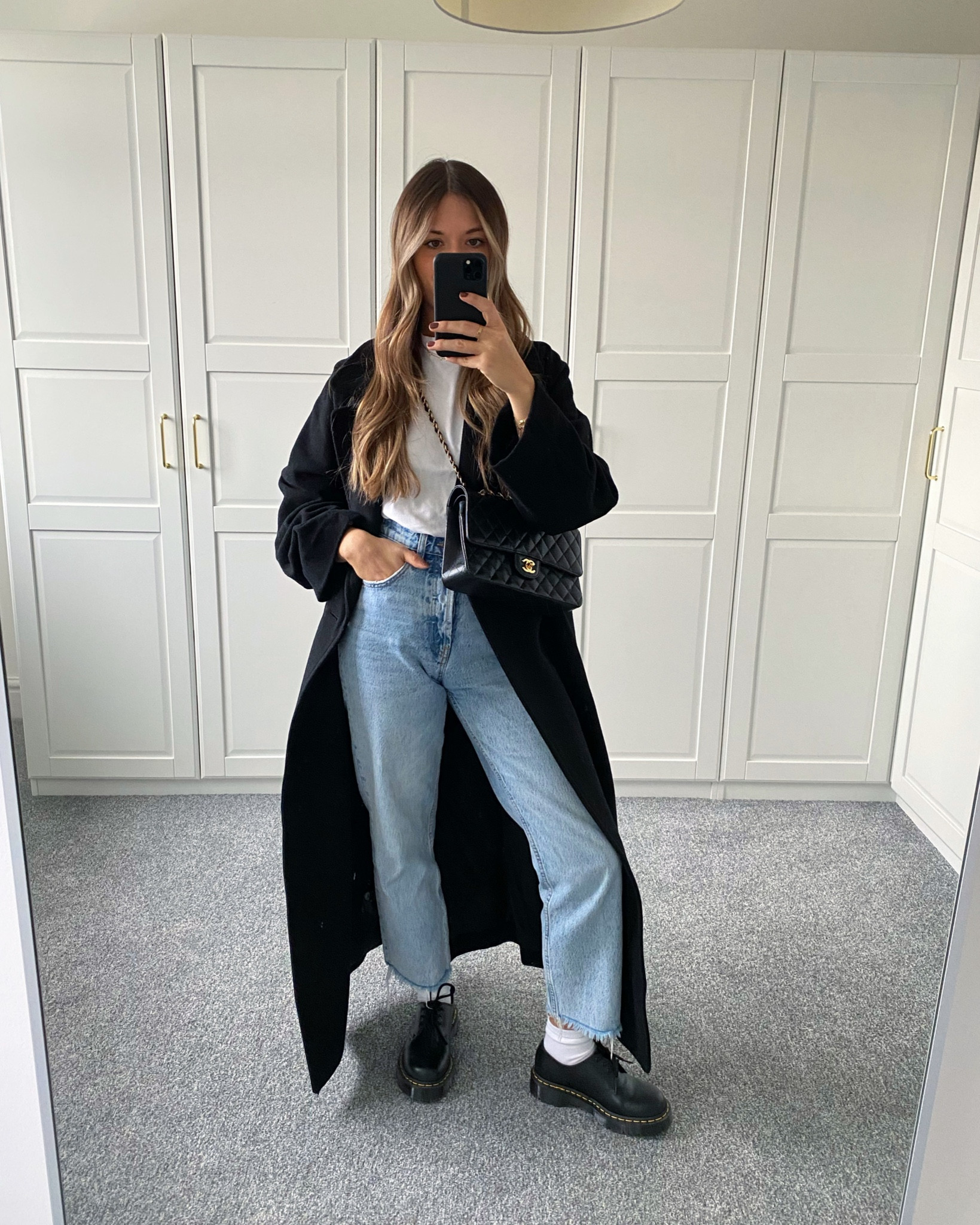 Ways to wear dr martens shoes 🖤

Black wool belted coat, white T-shirt, cropped straight leg jeans, white socks and Chanel bag. 



#LTKeurope #LTKSeasonal #LTKstyletip
