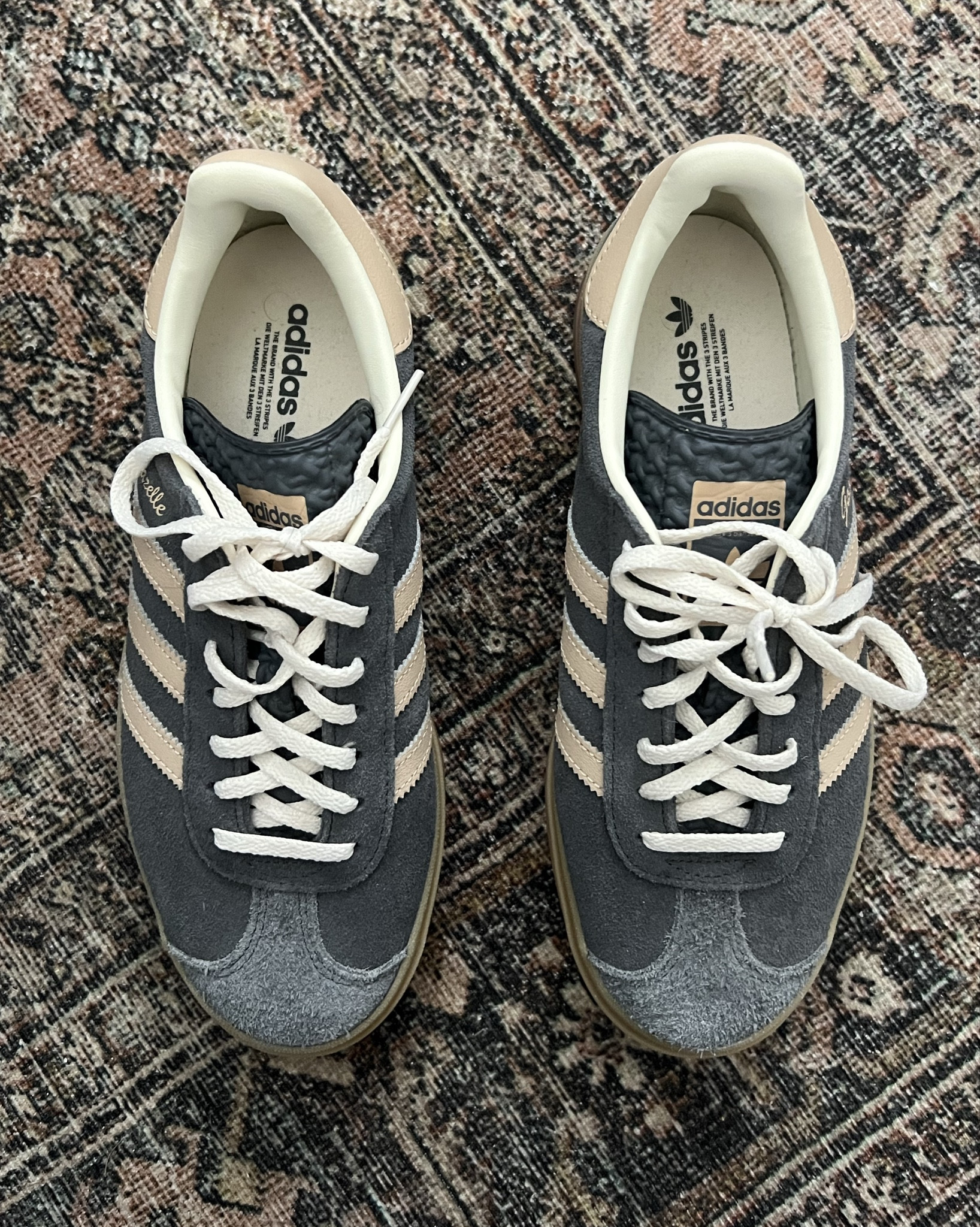 Selling my like new authentic suede Adidas Gazelle Bolds!
Color: Grey Six / Magic Beige / Cream White
Size: 7.5 Women’s
Article No: IE0428

#adidasgazellebold #greysuedeadidas #greysneakers #poshmarkfinds #poshmark #poshmarkshoes #summershoes #platformsneakers 

#LTKSaleAlert #LTKFindsUnder100 #LTKShoeCrush