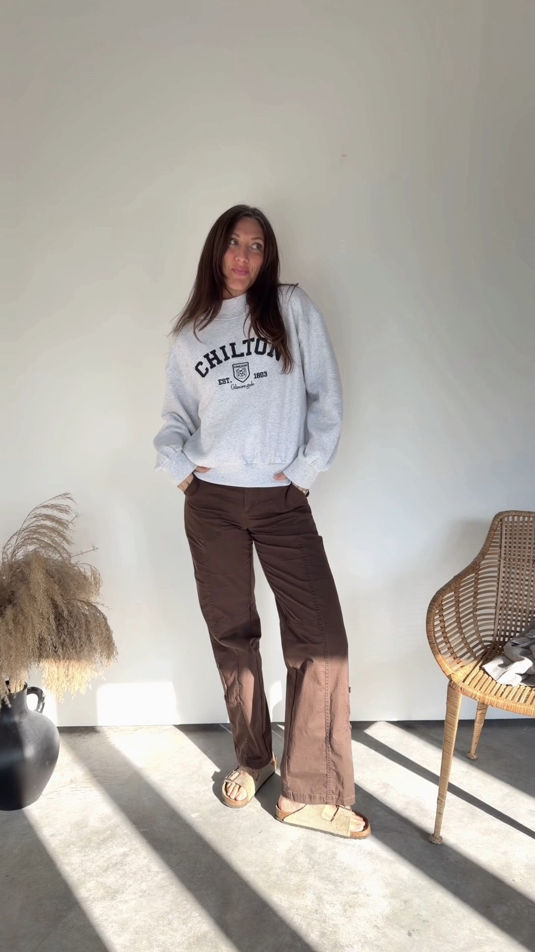 This is the cutest sweatshirt!!! Wearing the small 📚 ☕️ 🍂

#LTKootd #LTKSeasonal #LTKdayinmylife