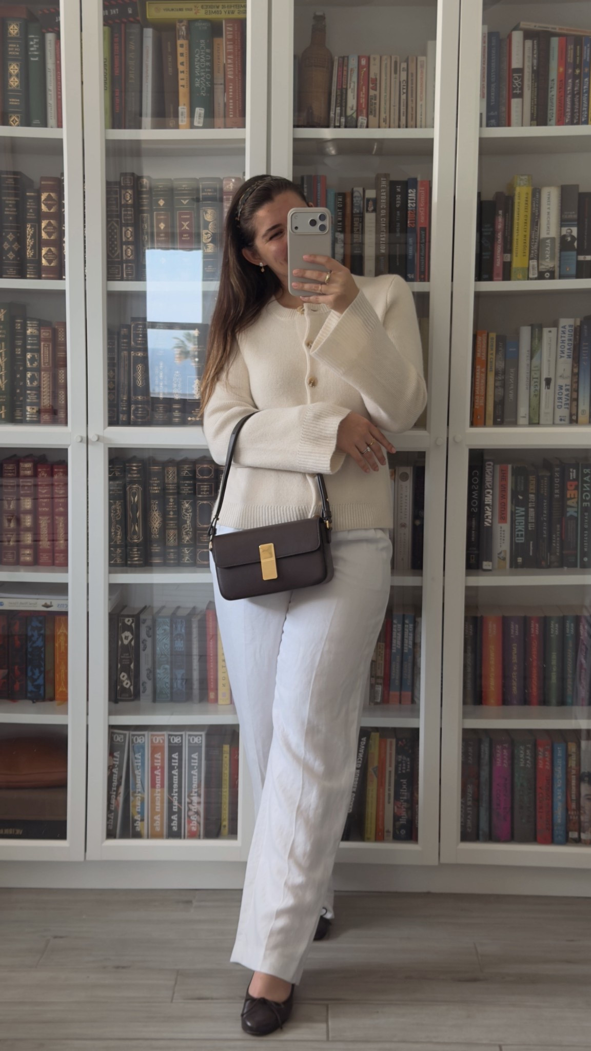 Look du Jour 🤎

Details: 
Purse: @ATELIERS AUGUSTE 
Knit: @Quince
Linen pants: @Aritzia 
Flats: @Margaux, the most comfortable ballet flats ever 😍
Headband: @jcrew 

With Amour, M.

#LTKootd #LTKgrwm #LTKdayinmylife