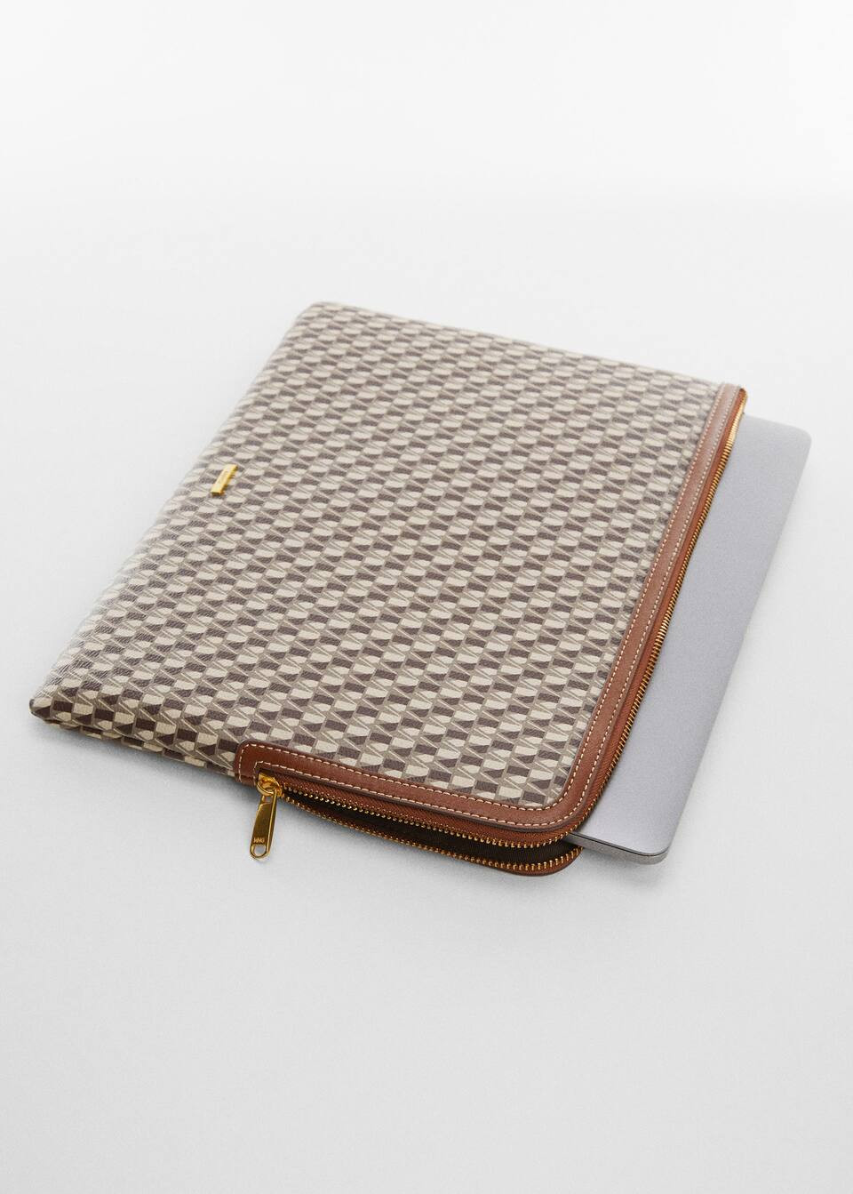 Laptop case with printed logo  -  Women | Mango USA | MANGO (US)