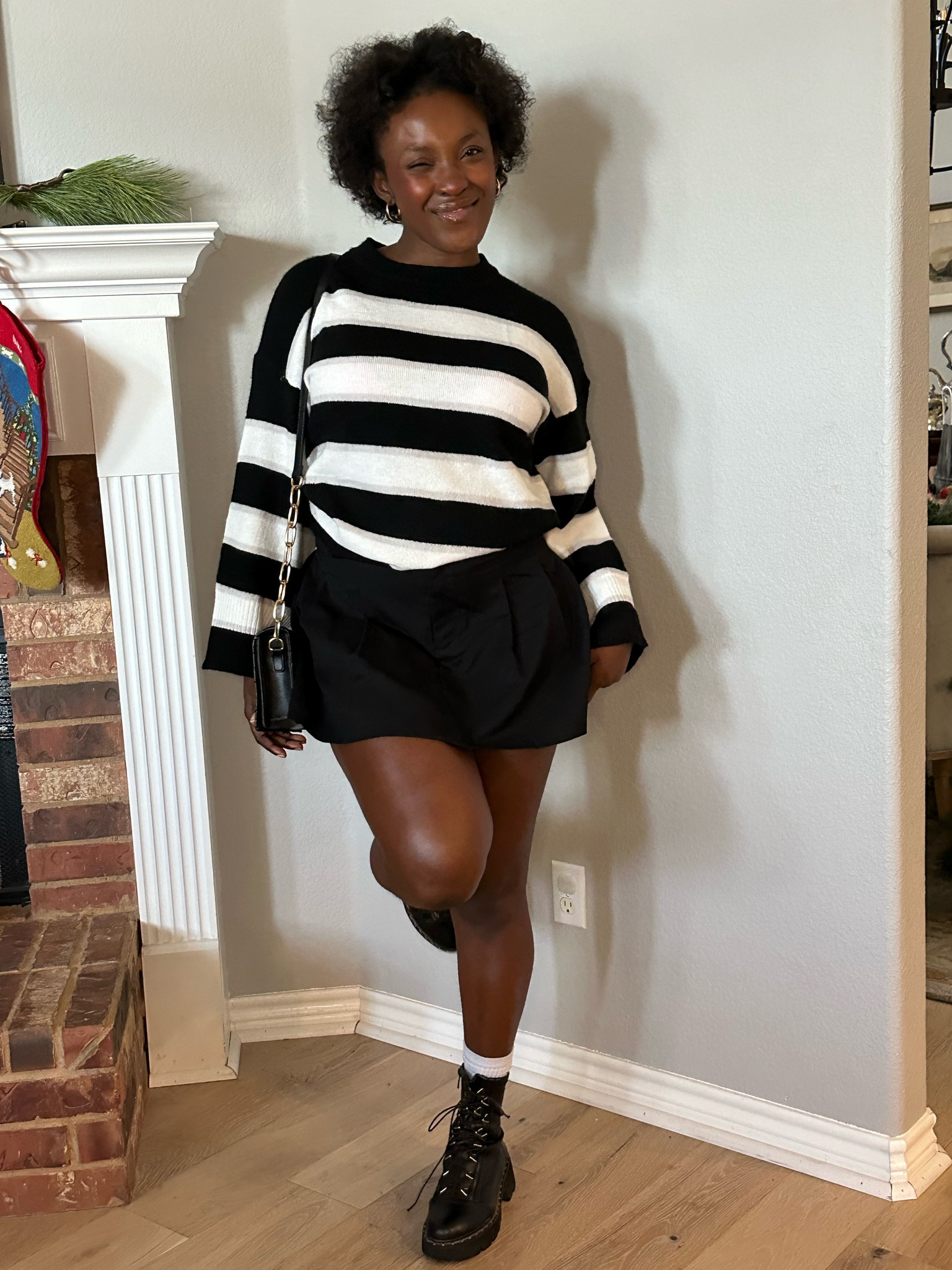 Skirt M 
Sweater M 
#LTKGift #regaloLTK 
Outfit 
Basic outfit 
Black outfit 
Boots 

#LTKSeasonal #LTKeurope #LTKHoliday