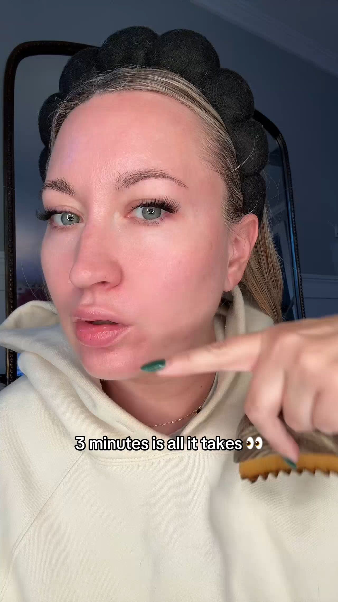 Secret tool lifts cheekbones and depuffs faces fast… you need this. #LTKBeauty #BeautyFind #ad

https://www.tiktok.com/@miss.allyy/video/7594706657674857741?is_from_webapp=1&sender_device=pc&web_id=7595868255789630984 

 