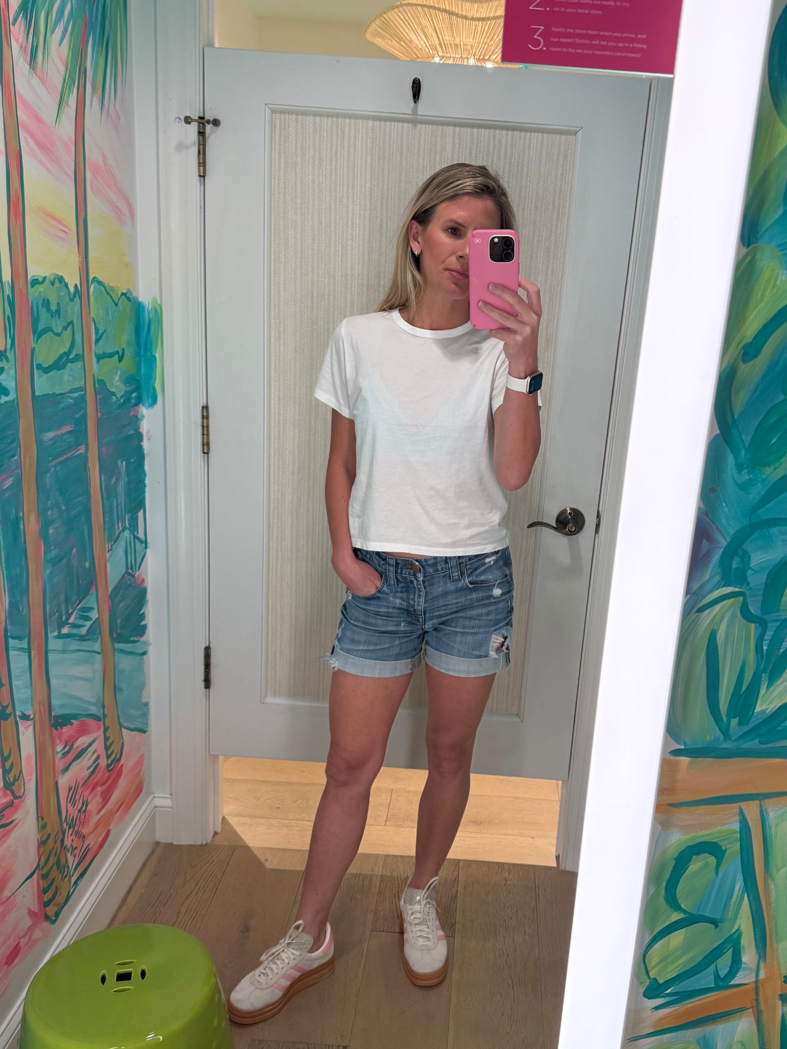 Best basic white tee under $20

#LTKStyleTip #LTKFestival #LTKFindsUnder50
