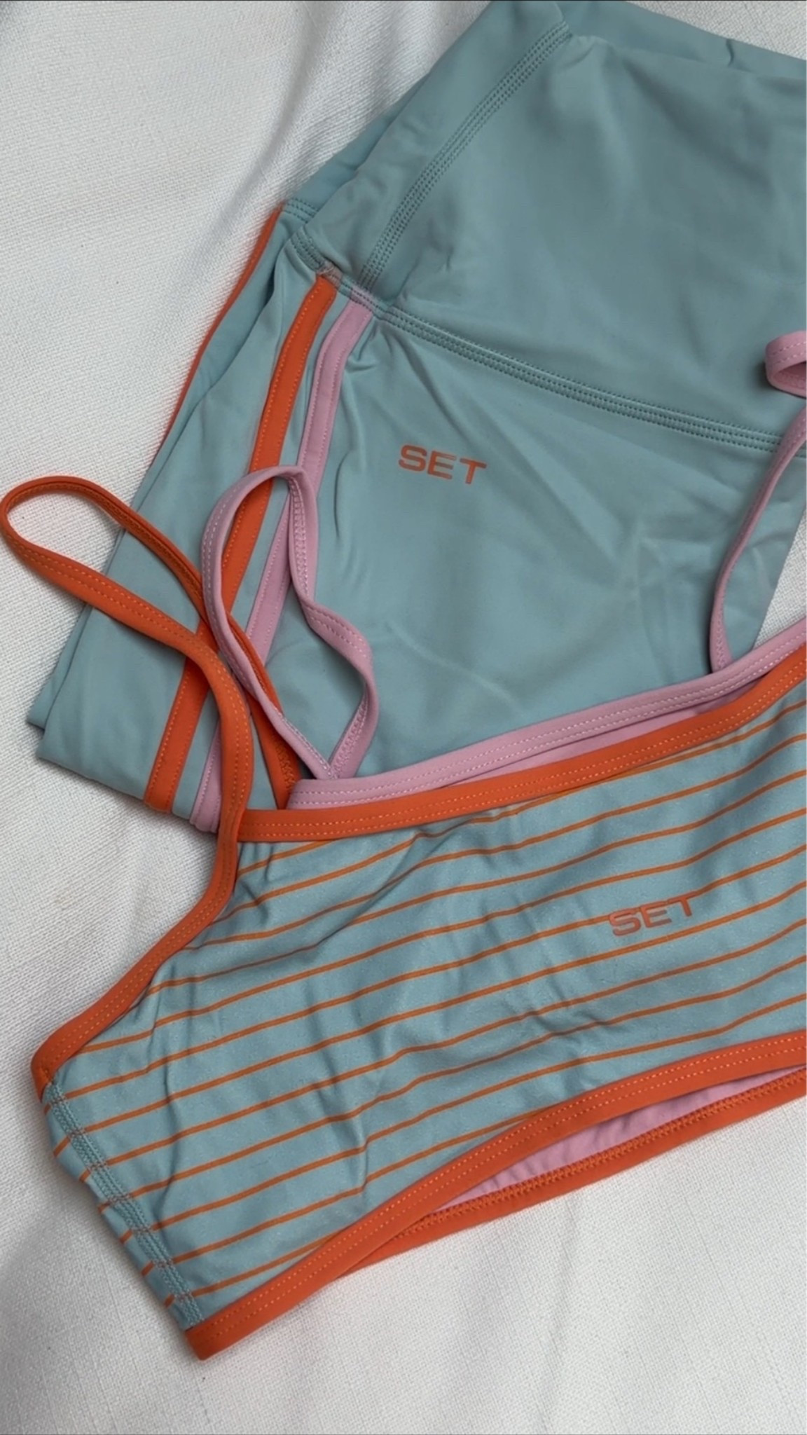 this color combo >>