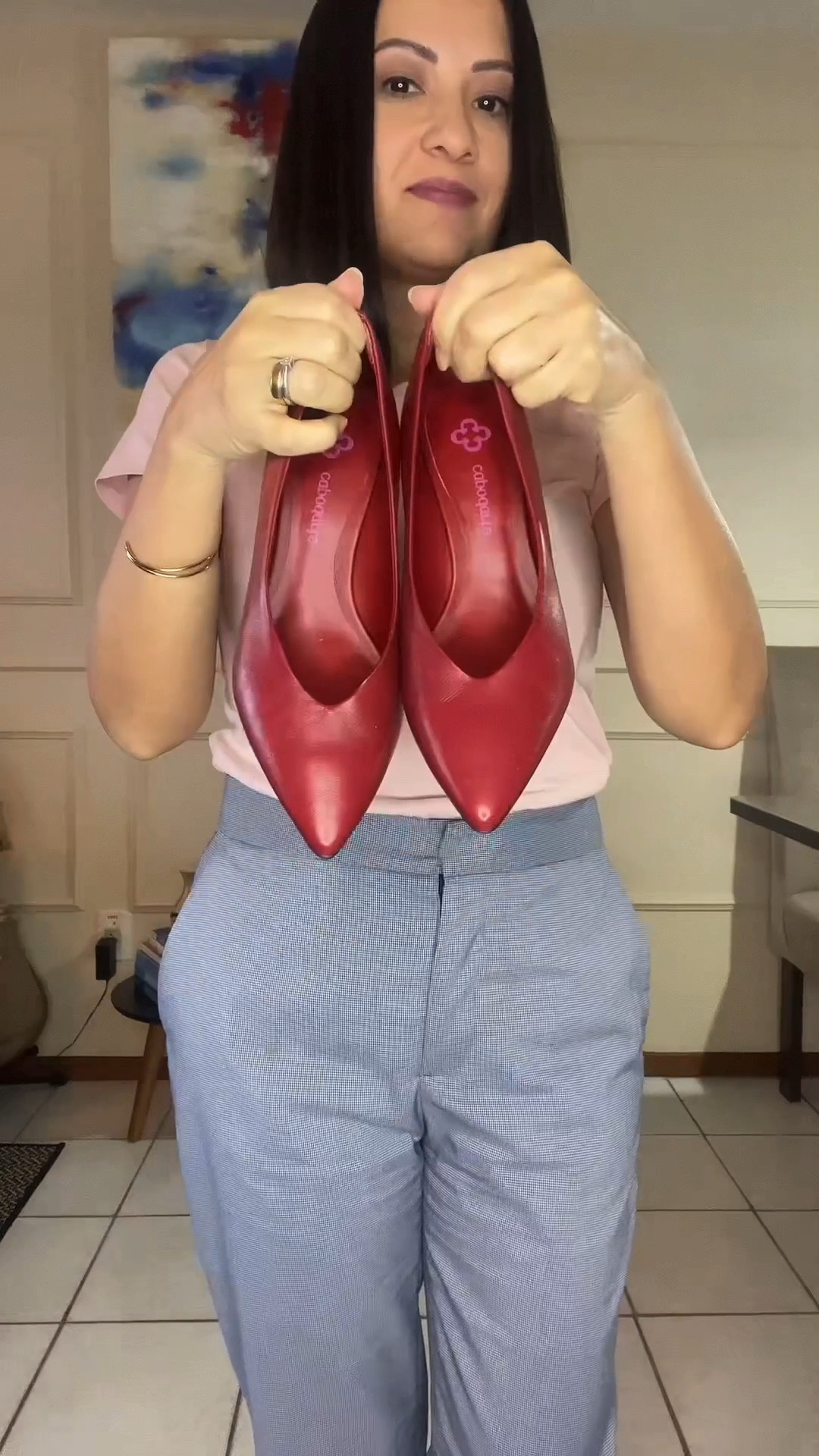 O look com uma calça alfaiataria é uma T-shirt podem mudar drasticamente com o auxílio dos acessórios. 

Itens para construir o visual que mais combina com você abaixo 👇🏻 

#LTKbrasil #LTKsalealert #LTKSale