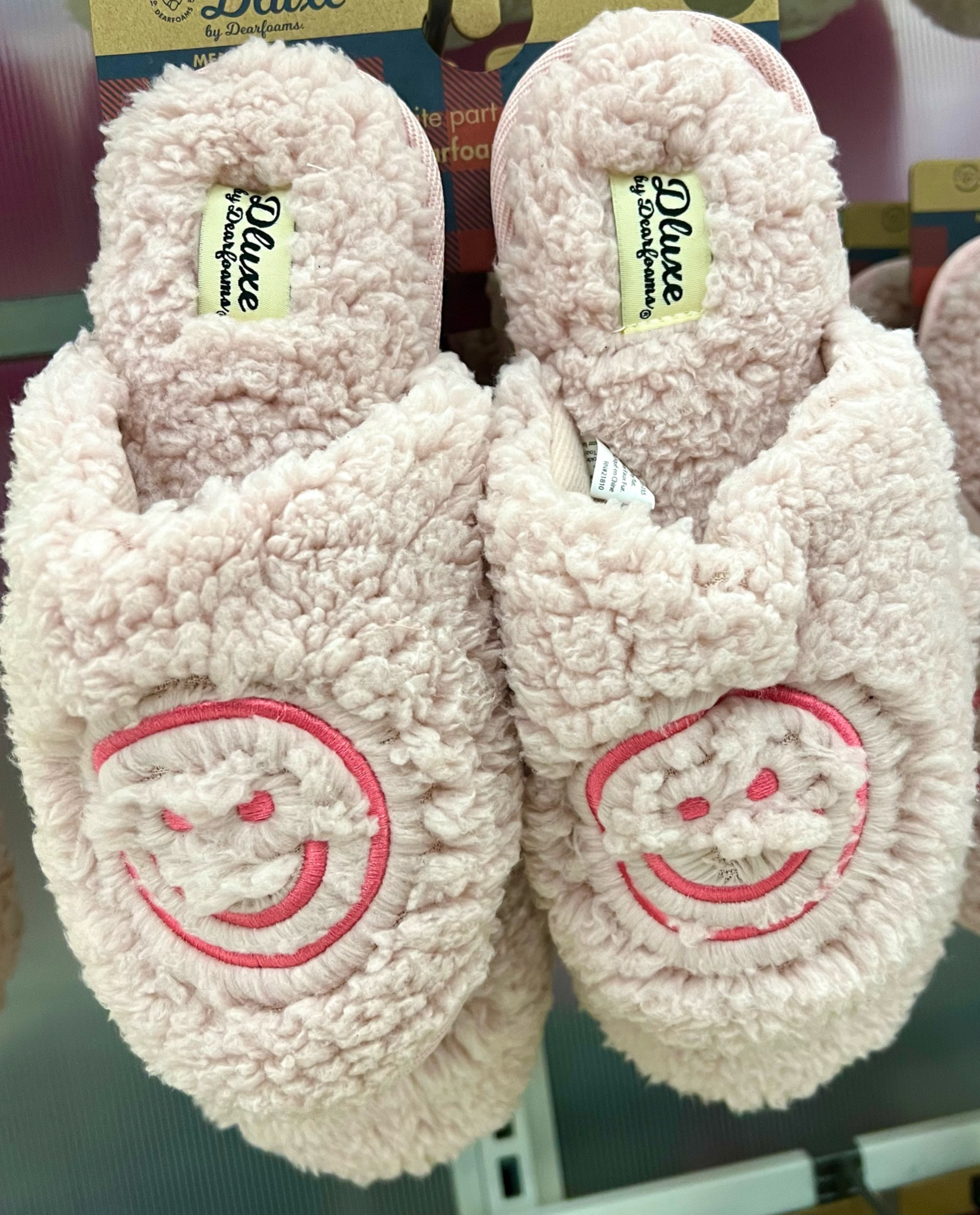 The cutest bedroom slippers!! So soft and comfy the perfect gift for her #bedroomslippers #slippers #christmas #gift #giftsforher

#LTKHoliday #LTKGiftGuide #LTKSeasonal