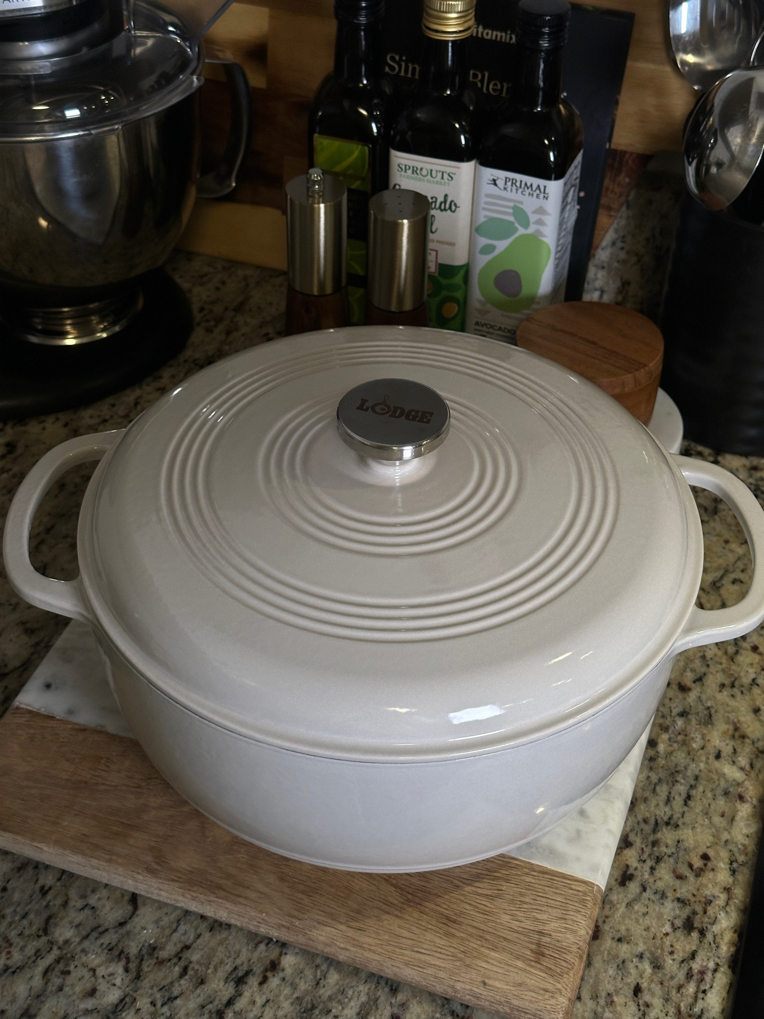 The lodge Dutch oven in Oyster. I have the 7.5 Quarts size 

#LTKHome