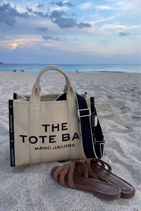 Some (recent) spring/summer favorite accessories on repeat 

Marc jacobs the tote bag - medium 
Sam Edelman bay slide sandals - tts, available in several colors 

Canvas tote / straw tote / summer accessories / sandals / casual / elevated 

#LTKstyletip