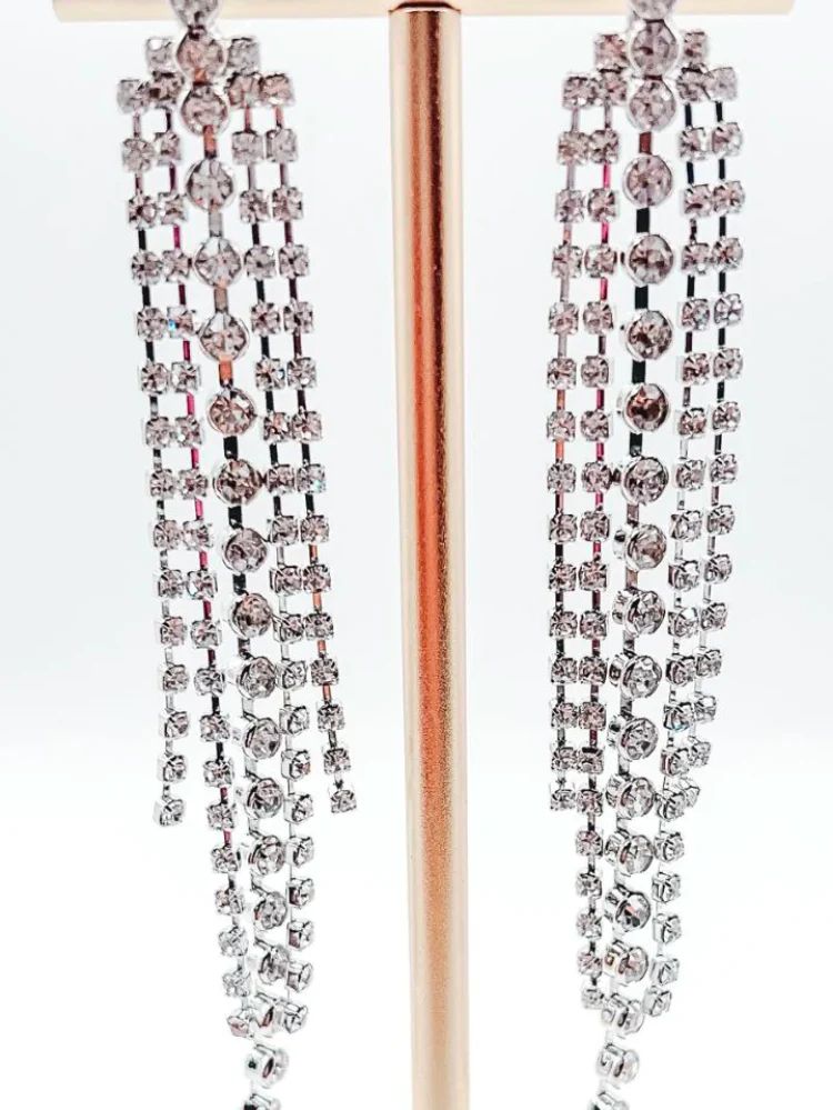 Be Dazzled Silver Earring | Confête
