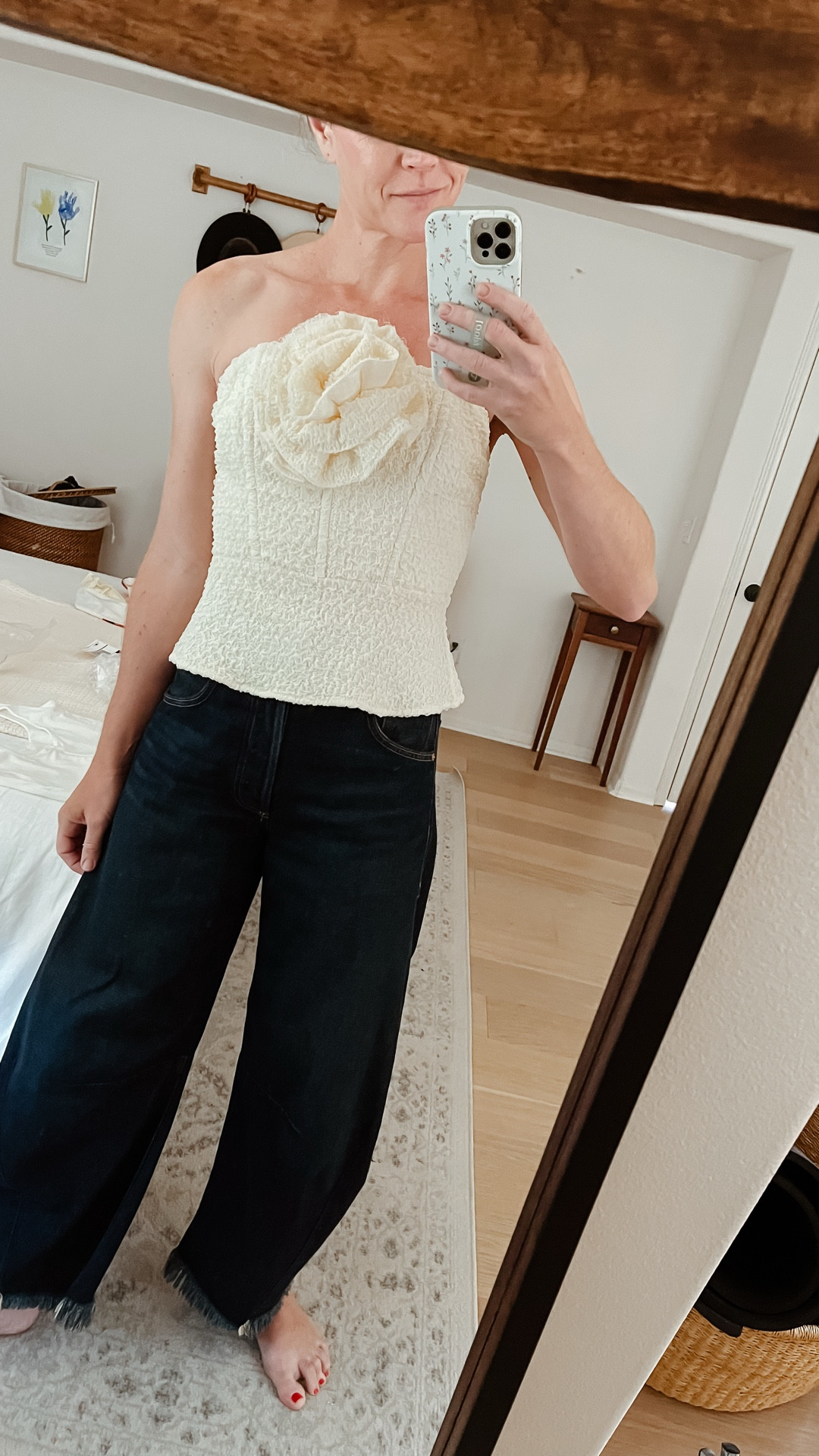 Adorable flower strapless top with tie back. Such a comfy stretchy material, perfect for a bride to be. Fits a little big if you’re small chested. Wearing a small but probably could have done an XS. 

#LTKSeasonal #LTKOver40