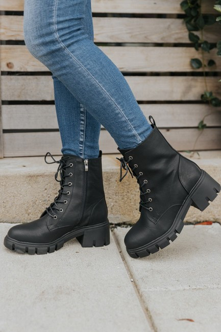 Dirty Laundry Smooth Black Newz Bootie | Magnolia Boutique