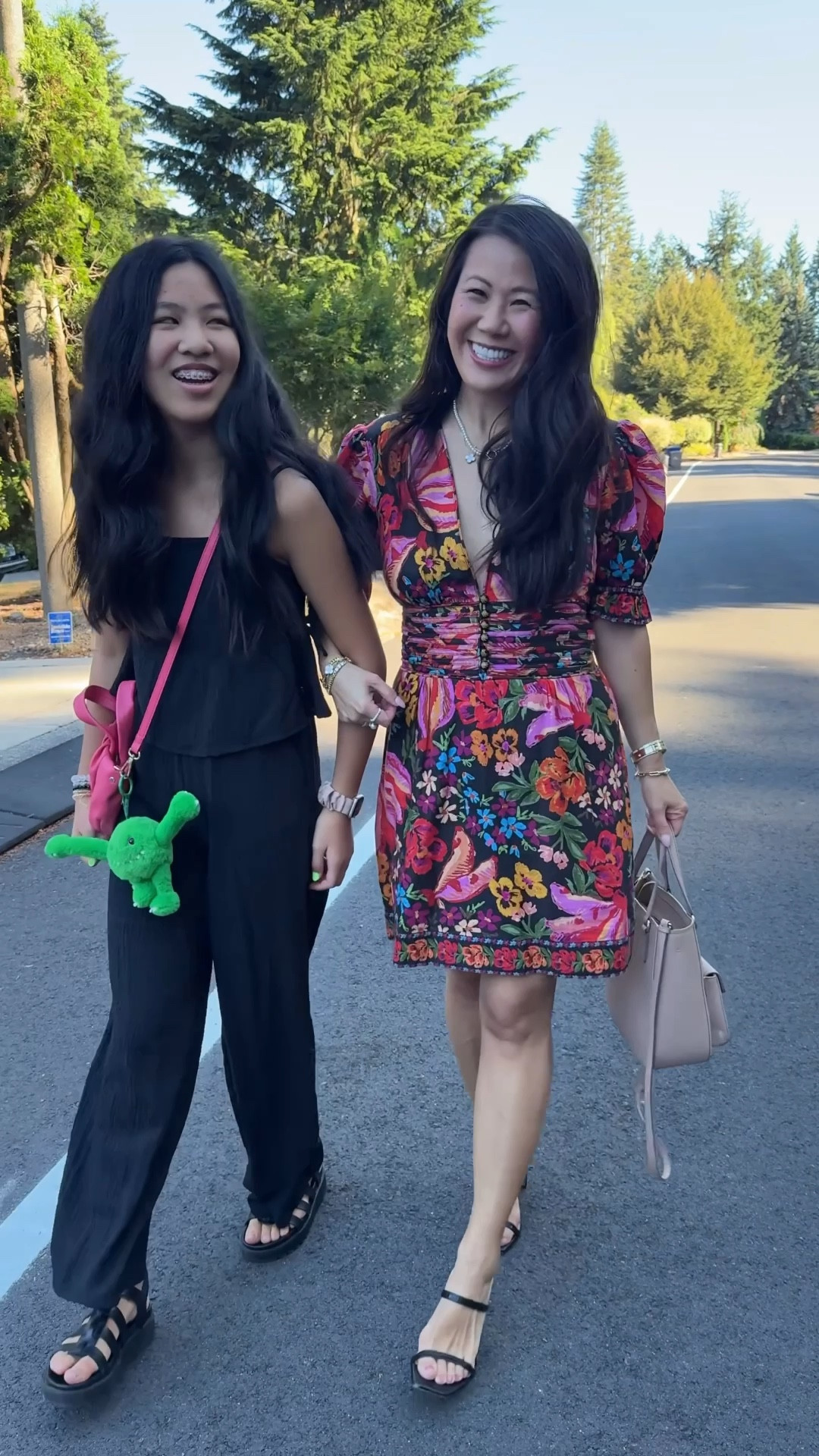 Huge Farm Rio sale going on now! 70% off!


#LTKOver40 #LTKSaleAlert #LTKFamily