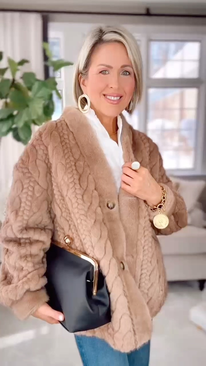 Benaar has the most fabulous pieces at a great price point. Showing off my latest pieces here. 

 

#LTKootd #LTKSeasonal #LTKOver40