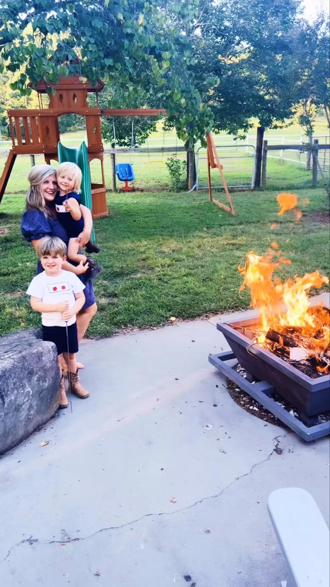 To go along with our last homeschool preschool unit 🍎 of the summer 🌞 this week 📖 - all things “camping” 🏕️ - we, as promised 🤭, roasted some yummy 😋 s’mores 🍫🤍 out over our backyard bonfire 🔥 here on the farm 🌾 tonight!! 🪵 Oh these are just the sweetest memories with all my country boys 🤠- how blessed am I?! 😍