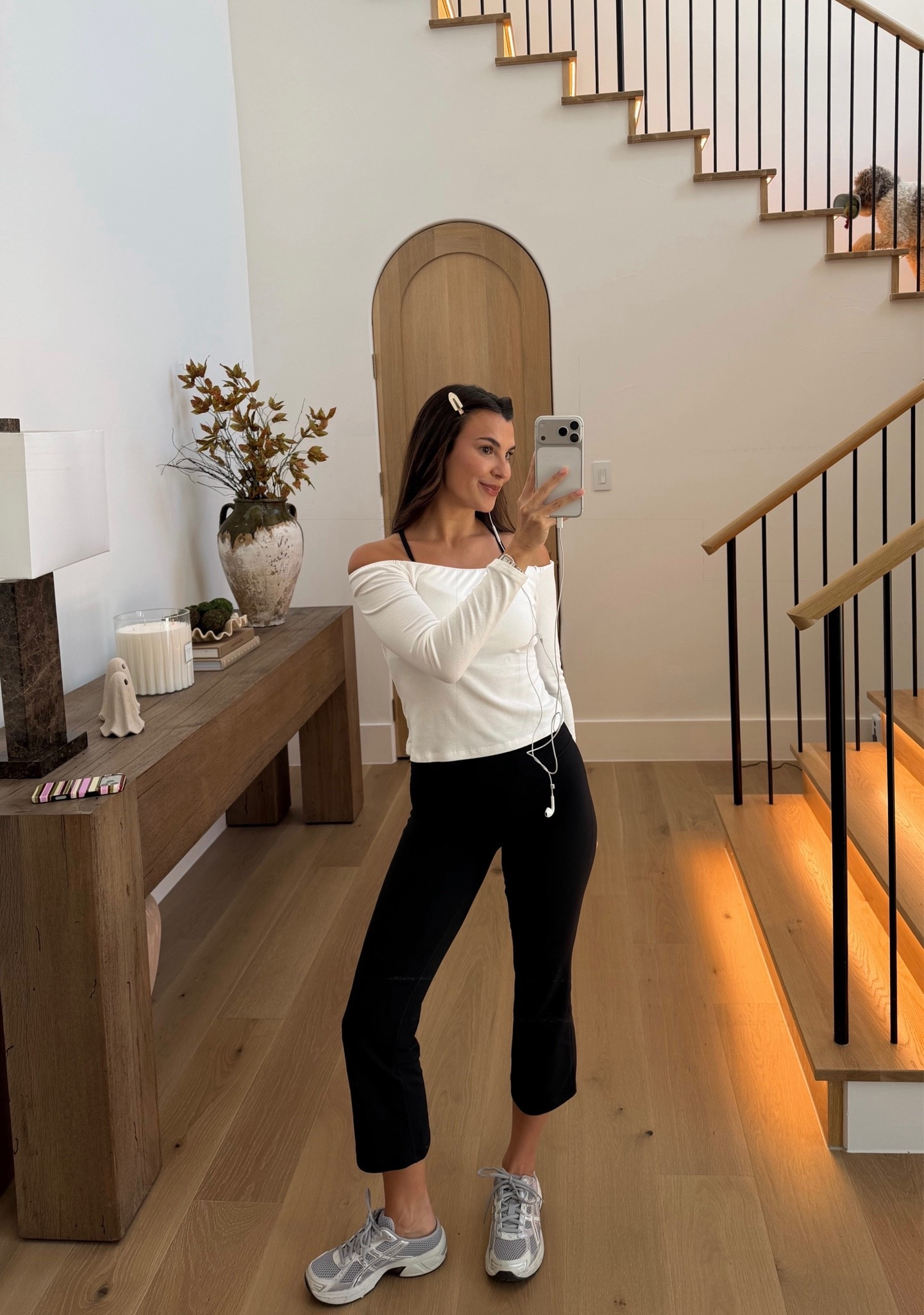 Athleisure OOTD!! 🧘🏼‍♀️

90s, capris, Zara, aritzia, Amazon finds, outfit ideas, fall essentials, Halloween, Pilates, walking, working out, coffee run