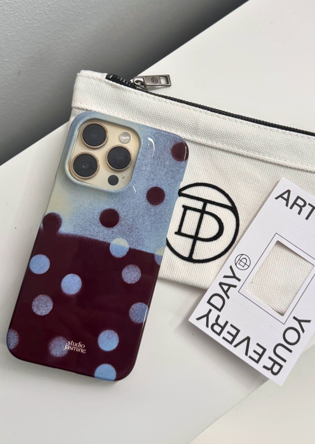Finally found the perfect phone case for winter! ❄️ 

#LTKCyberWeek #LTKGiftGuide #LTKHoliday