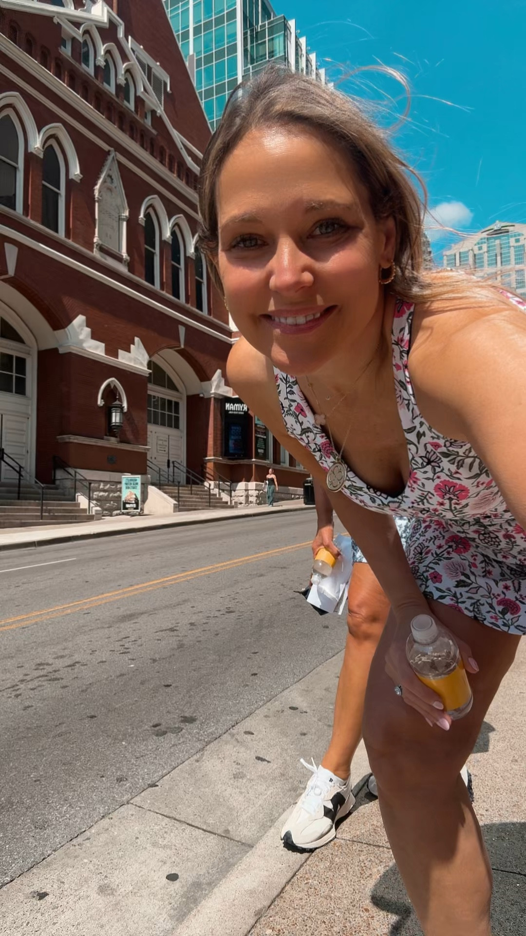 Quick ootd in front of an icon!

#LTKOver40 #LTKfitnessgoals #LTKdayinmylife