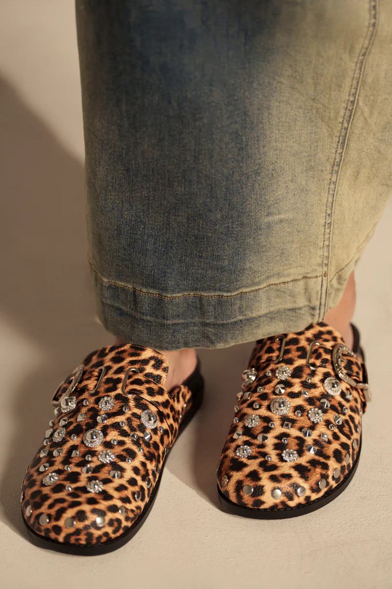 AKIRA Azalea Wang Maudlin Leopard Clog Shoes | Size 11 | AKIRA
