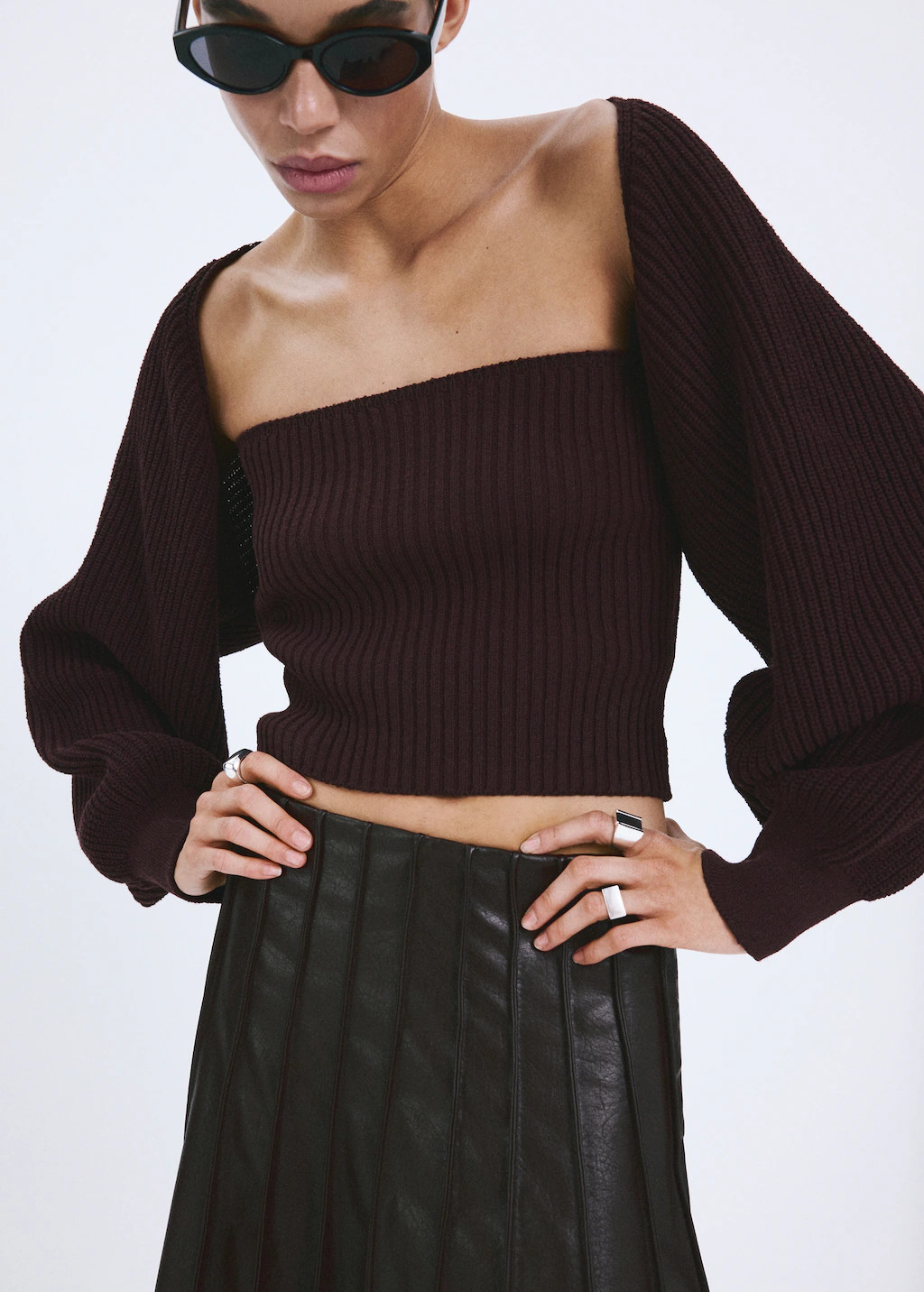 Medium knit fabric. Fitted design. Crop design. Strapless. Long puffed sleeves. No closure. | Mango (US/MX/AU)