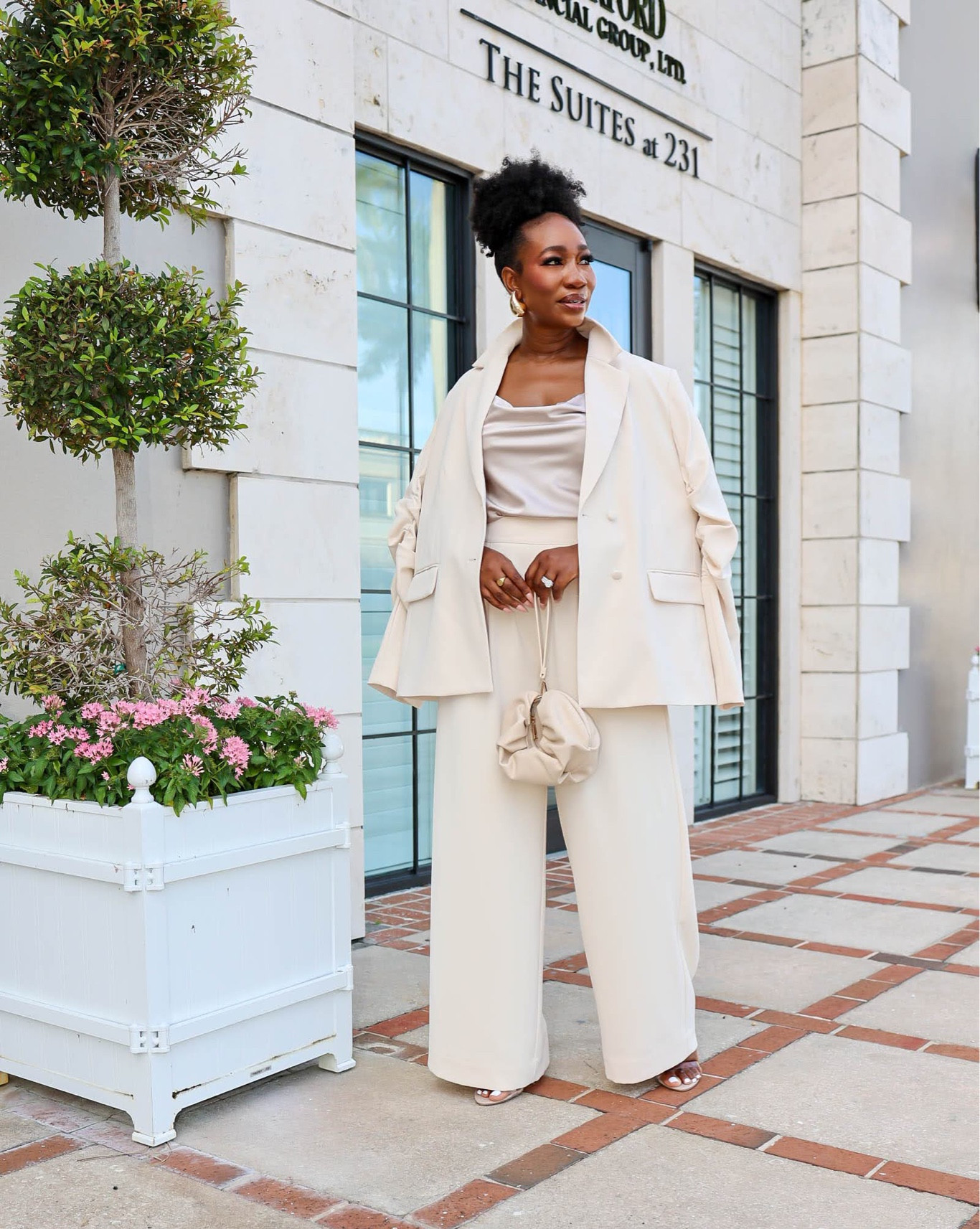 Power suit is always the right move… 


#LTKworkwear #LTKstyletip #LTKSeasonal