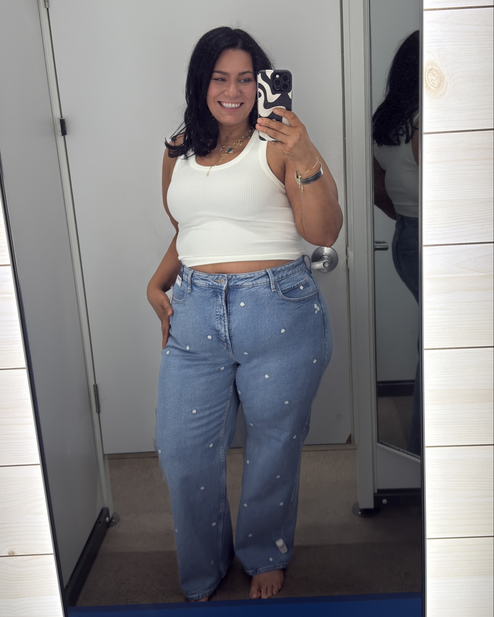 I’m 5’6” 225lbs, 38b and size 16/18. These high rise embroidered jeans have been averywhere and I was super excited to try them on. Wearing size 18. Top is the best ribbed material and feels much higher quality than a normal ribbed top from ON. I’m wearing a Large. 

Tank- L
Jeans- 18

#LTKOver40 #LTKMidsize #LTKSpringSale