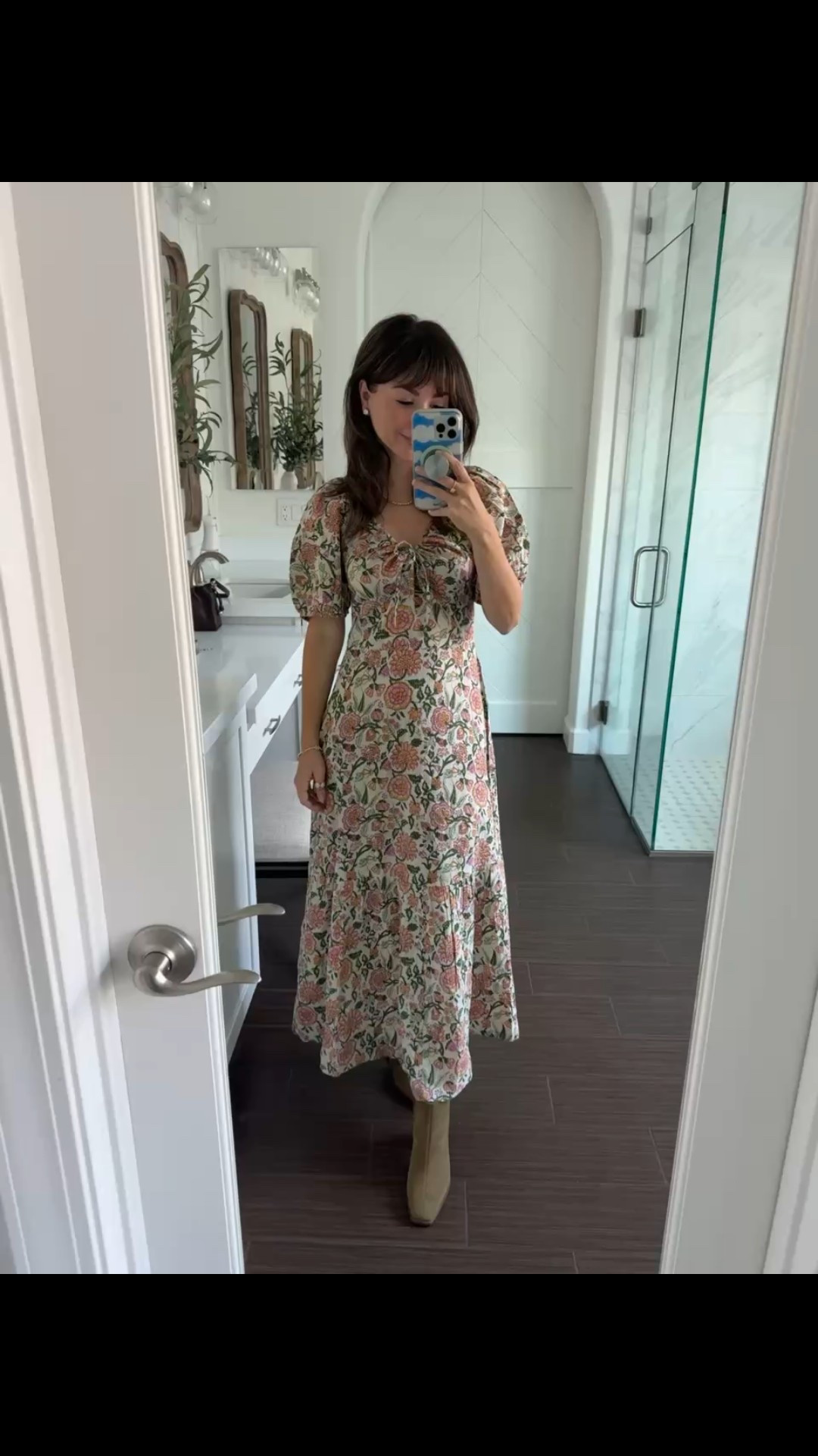 The cutest floral dress! I love how fun and summery this maxi dress is!

Summer fashion. Summer dress.  floral dress. Mom fashion. Petite friendly fashion. Petite dress  

#LTKPetite #LTKSeasonal #LTKStyleTip