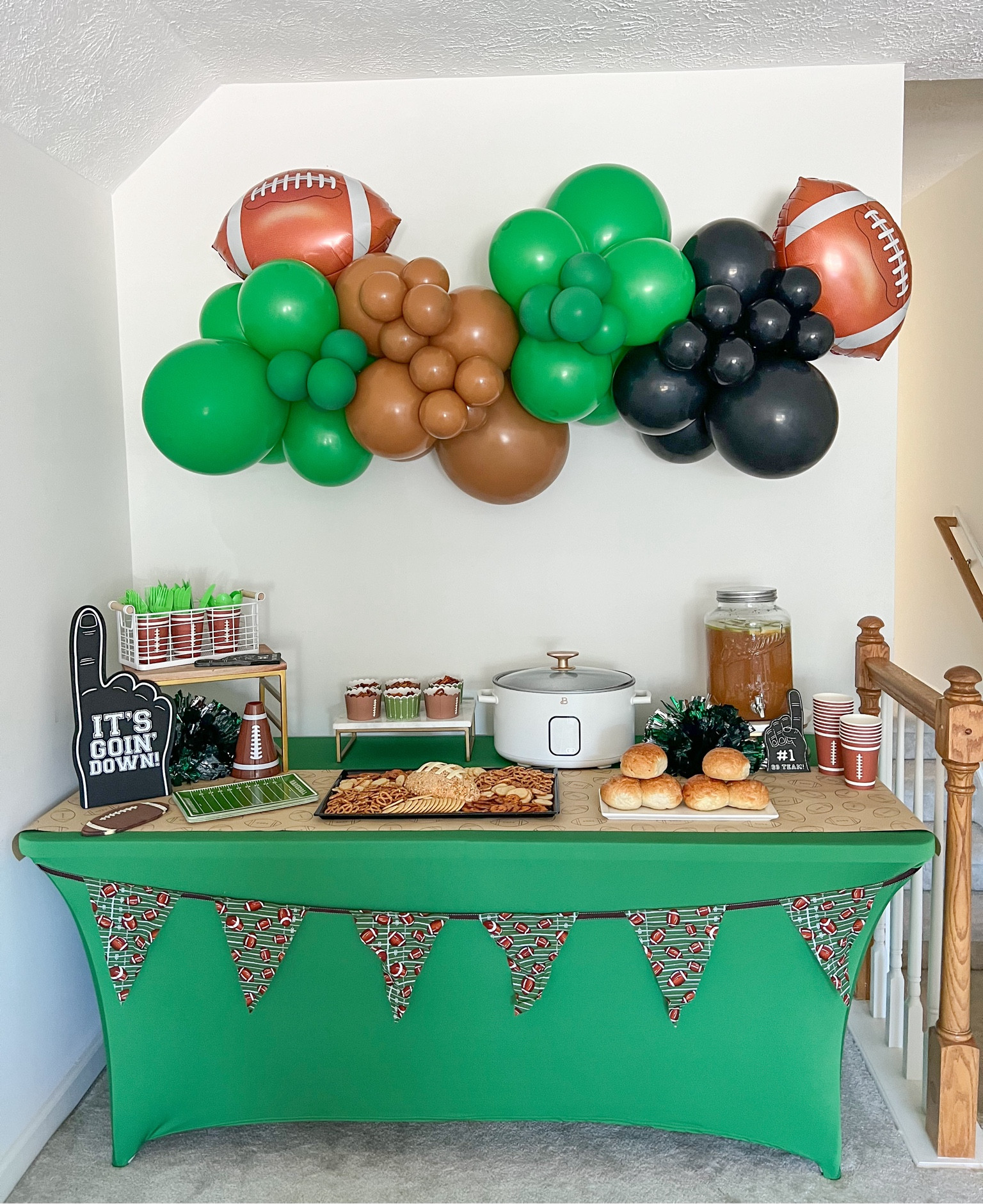 Football Viewing Party!

Balloons by @nashfullevents

Tailgate | touch down season | hosting | sunday sports | fall gathering 

#LTKhome #LTKSeasonal #LTKparties
