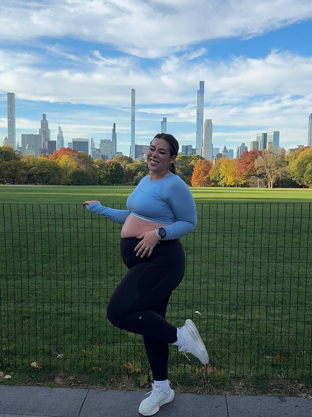 NYC activewear outfit! 🫶🏼




Midsize fashion, midsize workout, activewear, running essentials, midsize runner, winter workout outfit, long sleeve running top

#LTKActive #LTKMidsize #LTKSeasonal