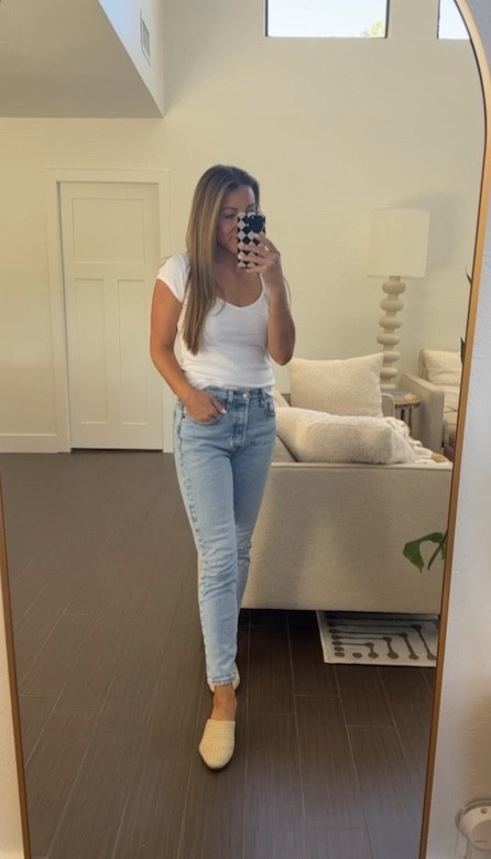 Love the cut of this tshirt. It’s under $20!! Definitely going to be wearing  on repeat. I’m in a medium  #oldnavy #levis 

#LTKunder50 #LTKSeasonal #LTKFind