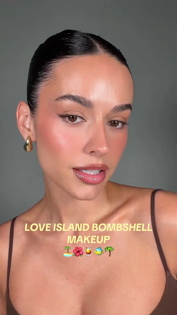 Would you wear this bombshell glam? 🐠🏝️🌺
#Lovelsland #loveislandmakeup
#bombshellmakeup #makeup #makeuptutorial #makeuptiktok #makeupvideo