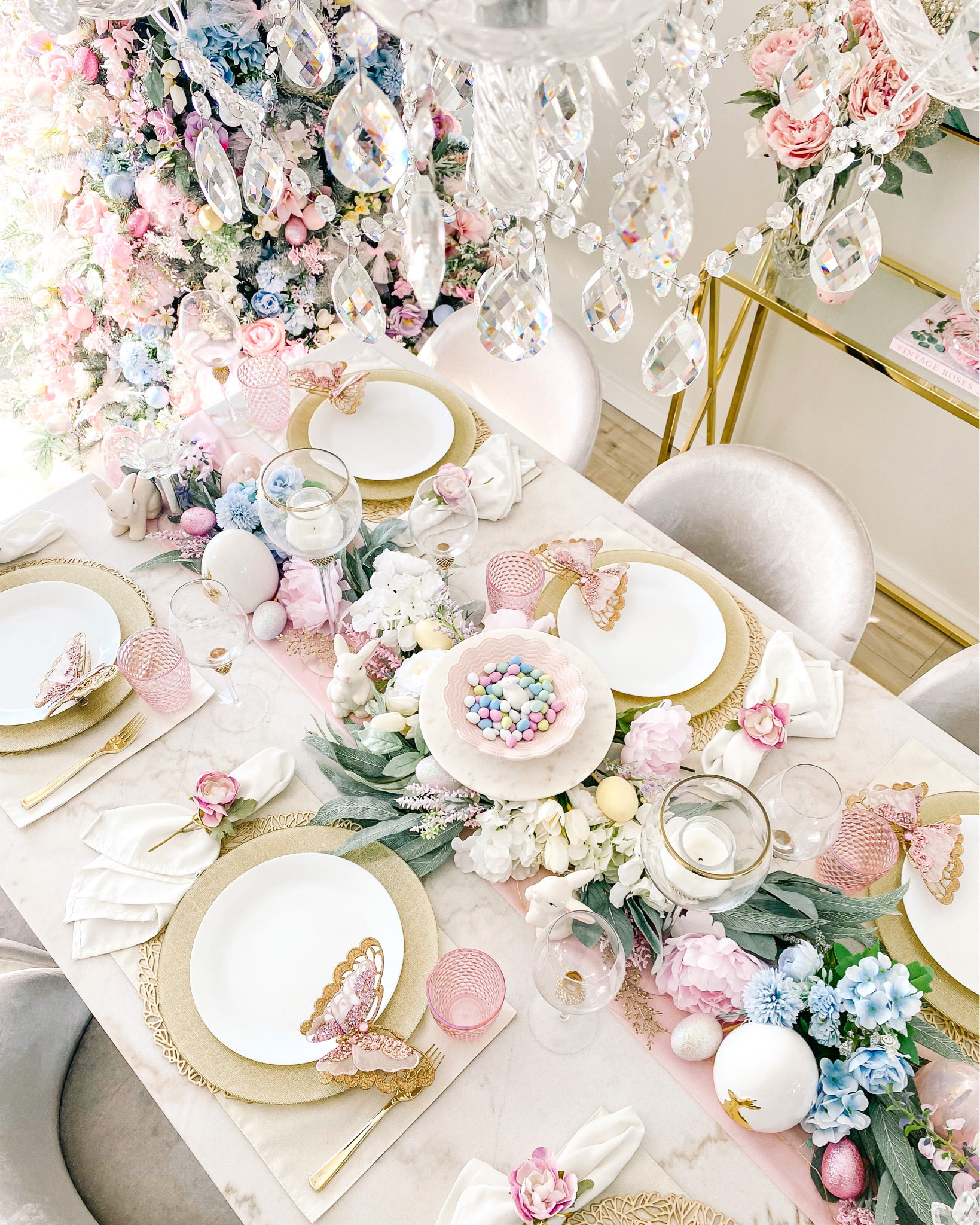 A view from above of my Spring/ Easter 𝓽𝓪𝓫𝓵𝓮𝓼𝓬𝓪𝓹𝓮! 🍽️⚜️🌸🌿🦋

#LTKSeasonal #LTKhome #LTKstyletip