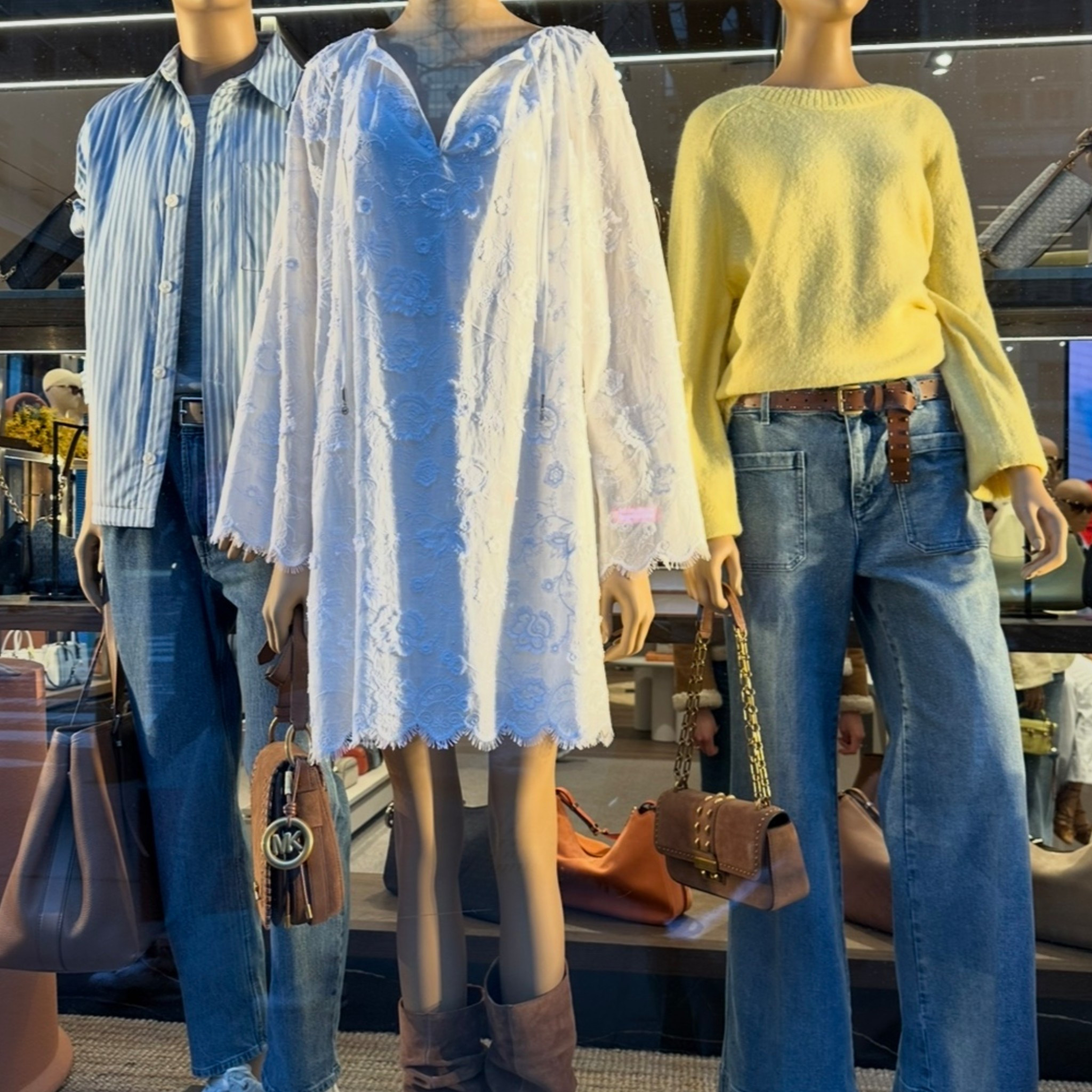 While window shopping at dusk, I came across this pretty white thing. 