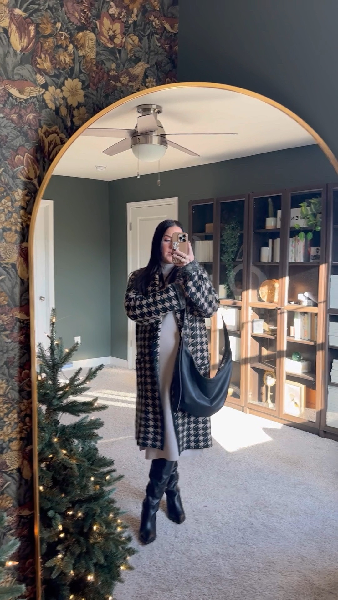 another easy winter outfit that works during & after pregnancy! would be perfect for a neutral holiday outfit

wearing s dress, m/l coatigan (oversized, could’ve done xs/s!) & boots tts and 30% OFF!


#LTKStyleTip #LTKCyberWeek #LTKSaleAlert