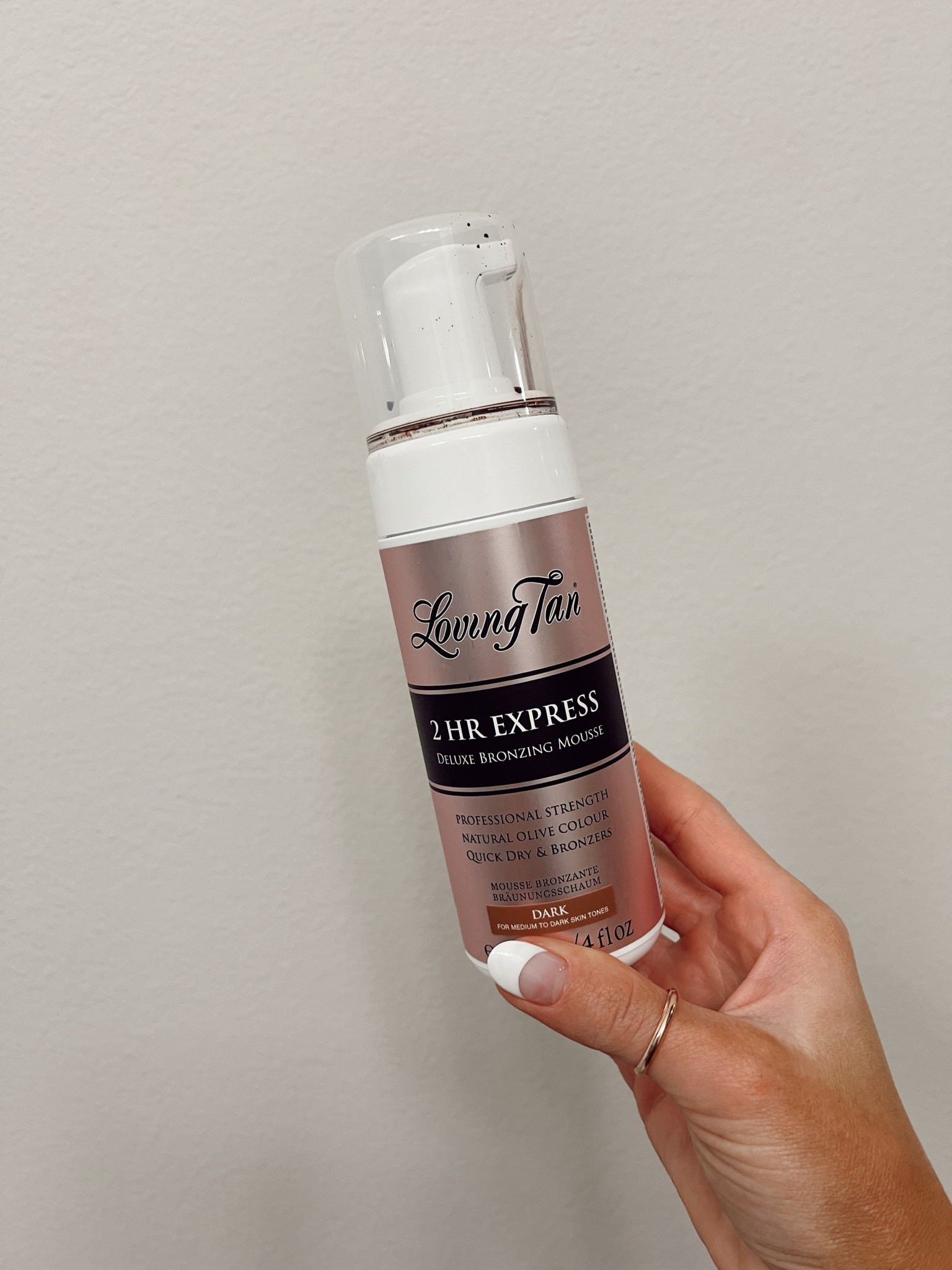 the best self tanner 🤎✨

beauty must haves, christmas gifts for her, stocking stuffers for her, self tanner, loving tan

#LTKGiftGuide #LTKHoliday #LTKbeauty