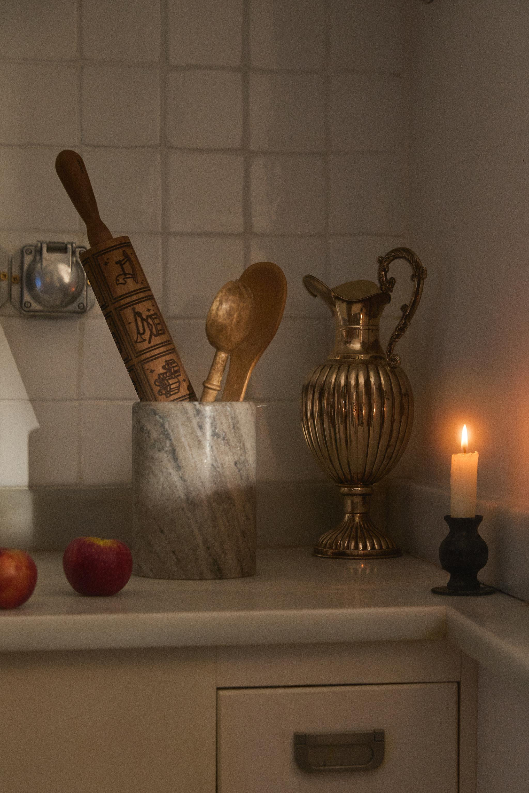 ACACIA WOOD ROLLING PIN WITH RAISED CHRISTMAS DESIGN | Zara Canada