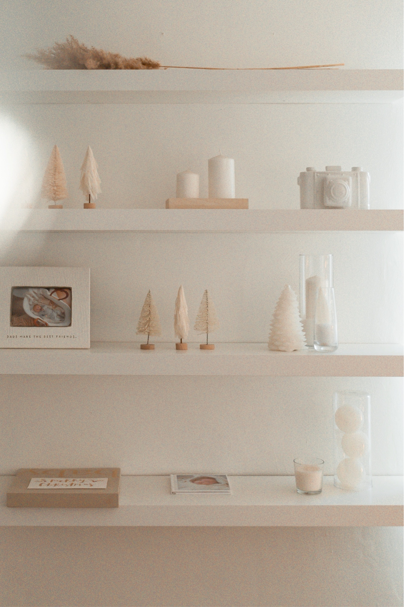 Minimal Christmas decor inspo for your shelves 🌲

Christmas decor, minimal Christmas decor, neutral decor, neutral Christmas decor, shelf styling, shelves, decor for shelves, shelf styling ideas, Christmas shelf styling, minimal decor

#LTKSeasonal #LTKHoliday