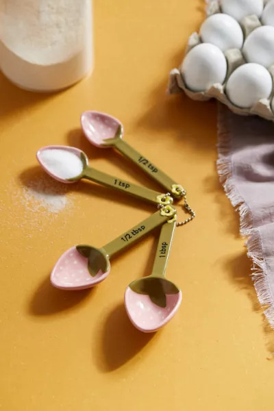 Strawberry Measuring Spoon Set | Urban Outfitters (US and RoW)