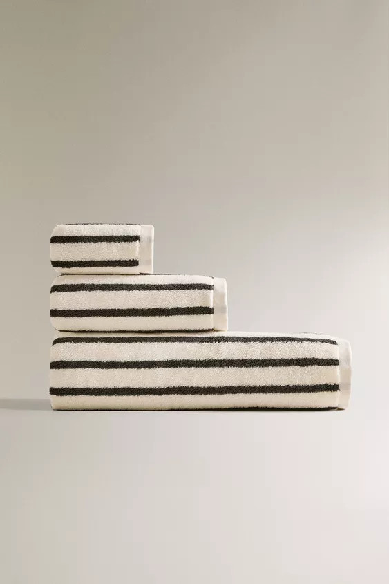 BATH TOWEL WITH COLORED STRIPES | Zara US