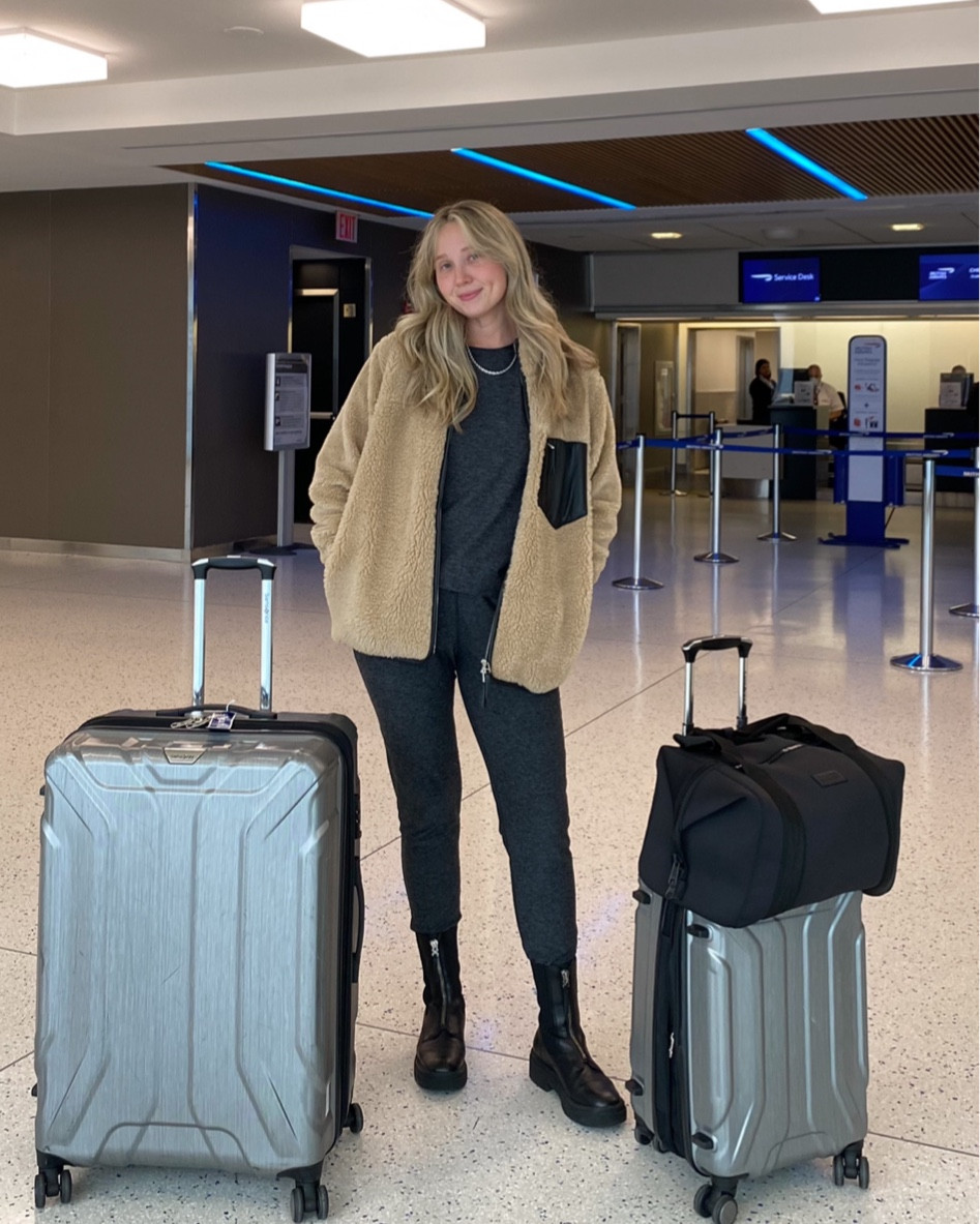 Cozy travel set 🖤

travel outfit, airplane look, cozy travel look, outdoor voices



#LTKtravel #LTKunder100
