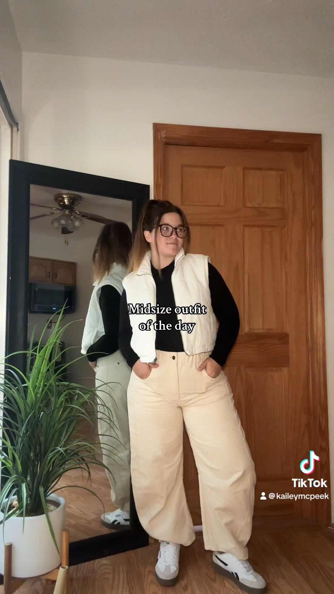 Corduroy barrel jeans may be the cutest thing! 

#LTKStyleTip #LTKMidsize #LTKFindsUnder50