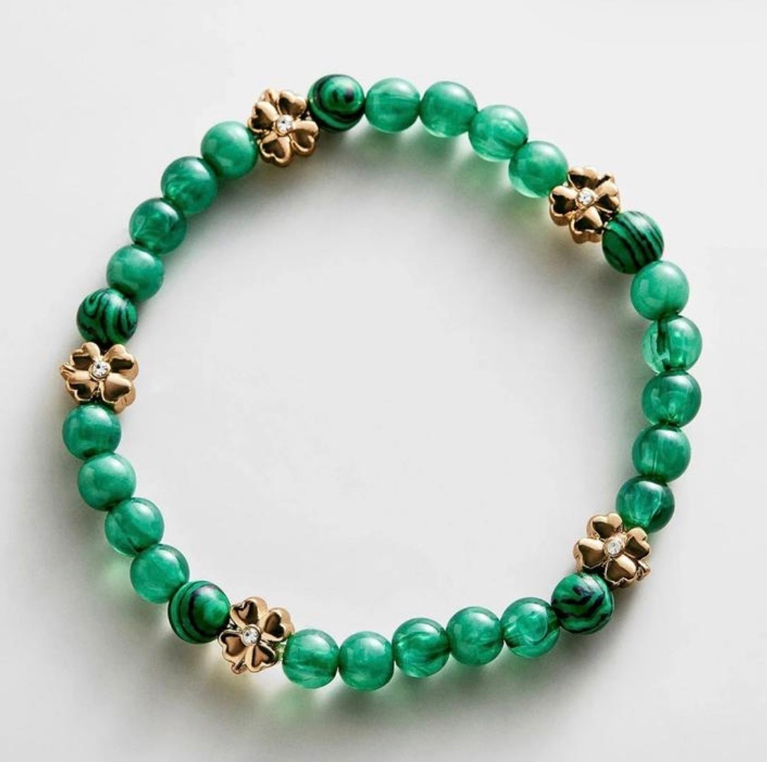 $16 - ON SALE, for your favorite Irish friend or the lucky one; more designs like a heart and the evil eye 


#baublebar #giftforher #giftidea #clover #under20 #budgetfriendly

#LTKU #LTKSaleAlert #LTKOver40