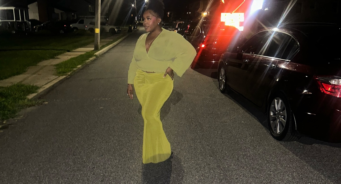 🚫 Not everyone deserves a seat at your table, Queen.

✨ A powerful woman protects her energy like a crown jewel.
If you’re not adding value, growth, or light — you simply can’t sit with her. 💎

Every room I step into, I carry my vision, my boundaries, and my dreams. I don’t shrink. I don’t settle. And I never pour into empty cups.

Sis, it’s time to pour into YOU. The best investment you’ll ever make is in yourself — your mindset, your skills, and your future. Start building the life you deserve today.

📖 Grab The Ultimate Beginner Guide to Starting a Business and take your first step toward becoming the woman you’ve always dreamed of. Your glow-up is waiting.

#BossBabeEnergy #GlowUpSeason #WomenInBusiness #ManifestAndWork #LevelUpQueen