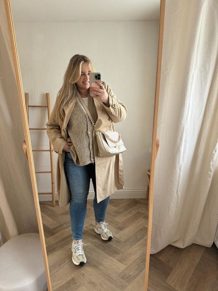 Jeans Beige Look ✨ bin zurück in meiner Jeansphase 🤝

Cardigan von meinem Shop: www.beautyhasnosize.de
Tasche von Zoe Lu 

#beautyhasnosize #plussizeootd #curvy

#LTKstyletip #LTKeurope #LTKplussize
