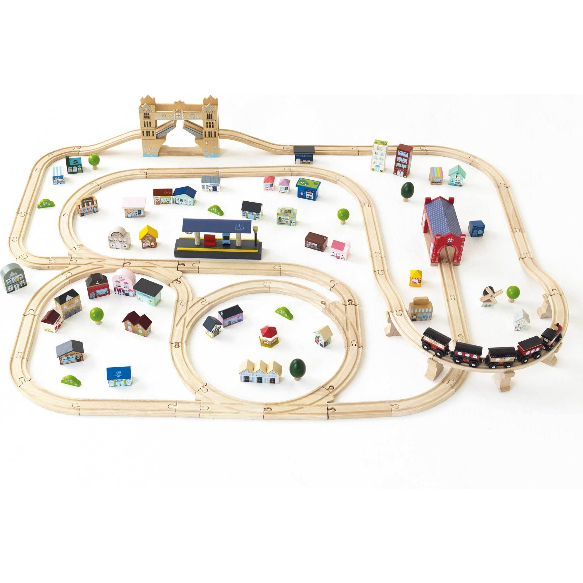 London Train Set, 120 Pieces | Maisonette